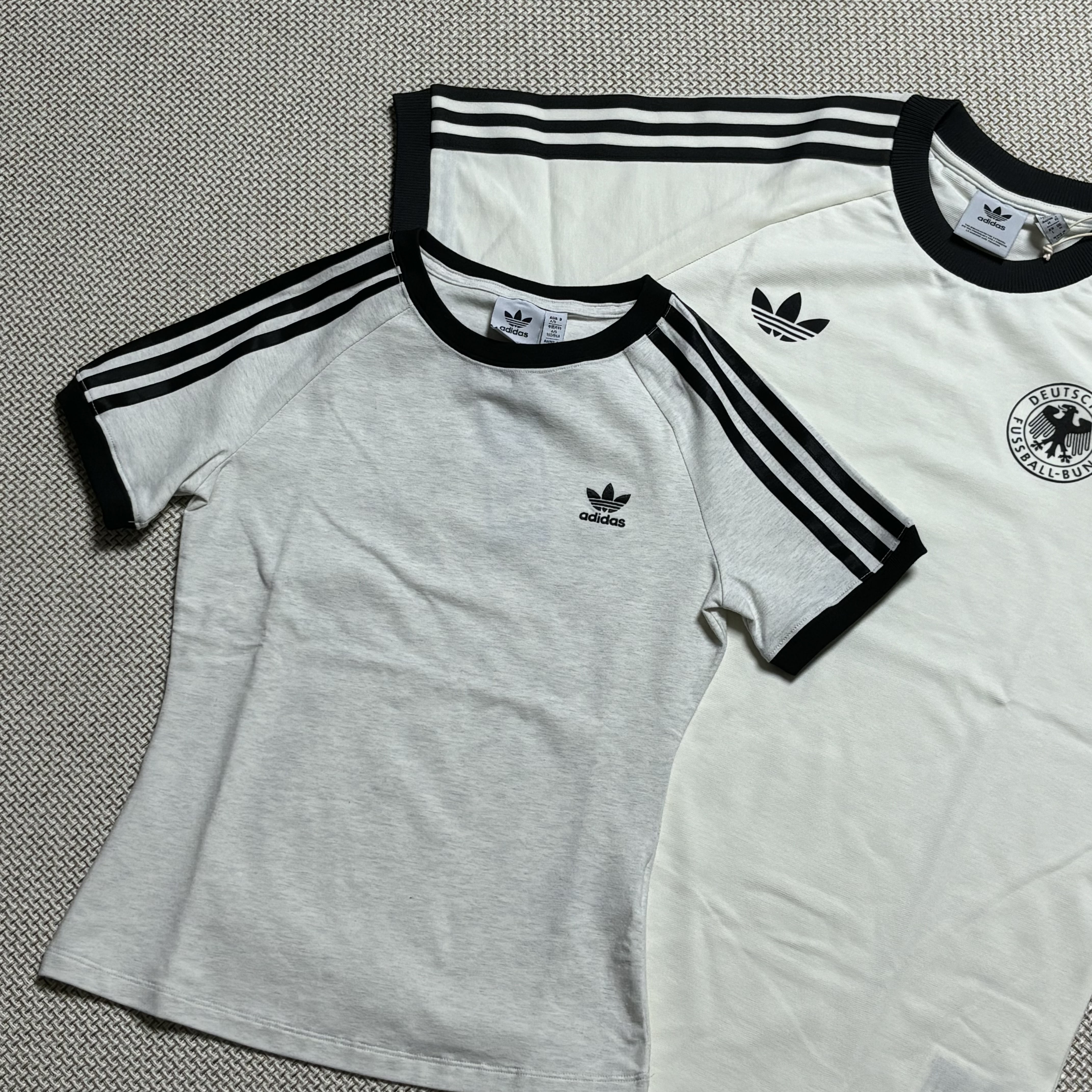 (W) Adidas 3-Stripes Slim Raglan T-Shirt White Melange - KR Sizing 착용 스타일 - 4