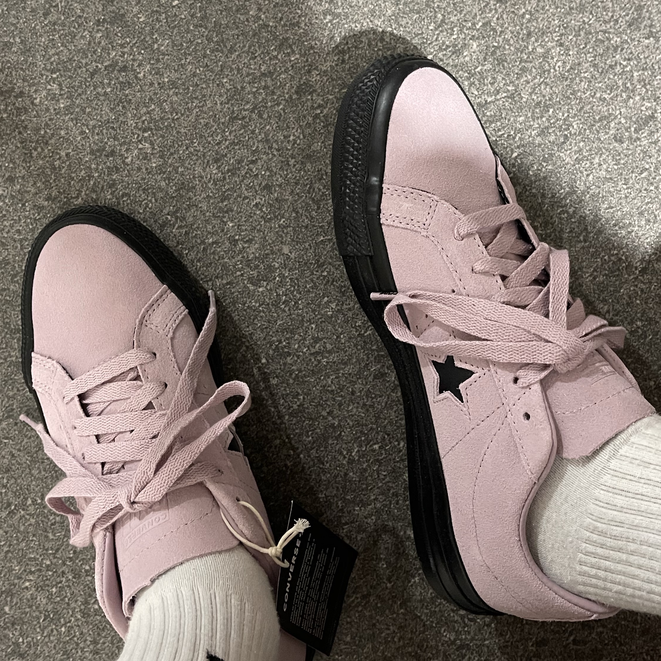 Converse One Star Pro Classic Suede Phantom Violet 착용 스타일 - 3