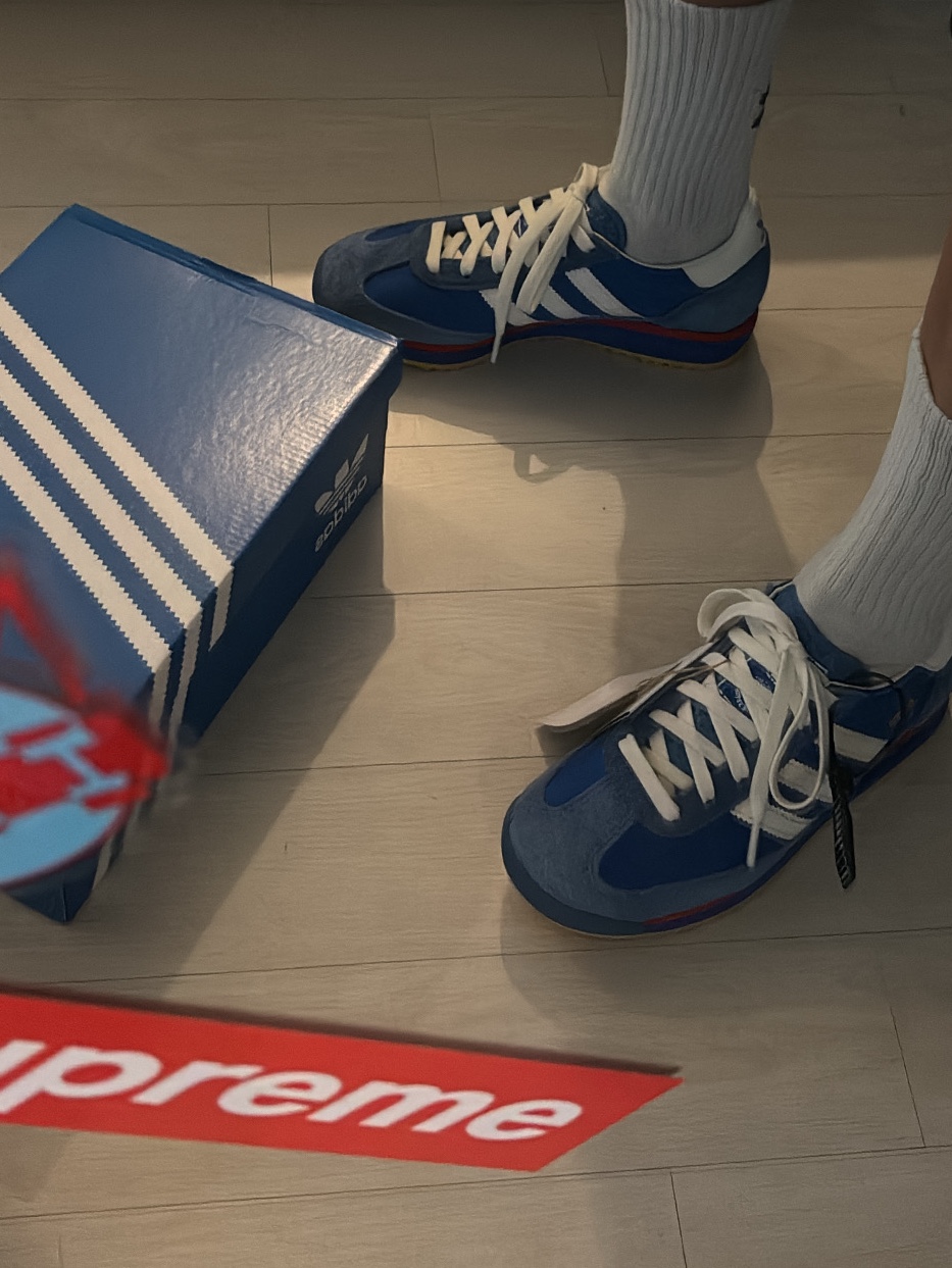 Adidas SL 72 RS Blue Core White 착용 스타일 - 3