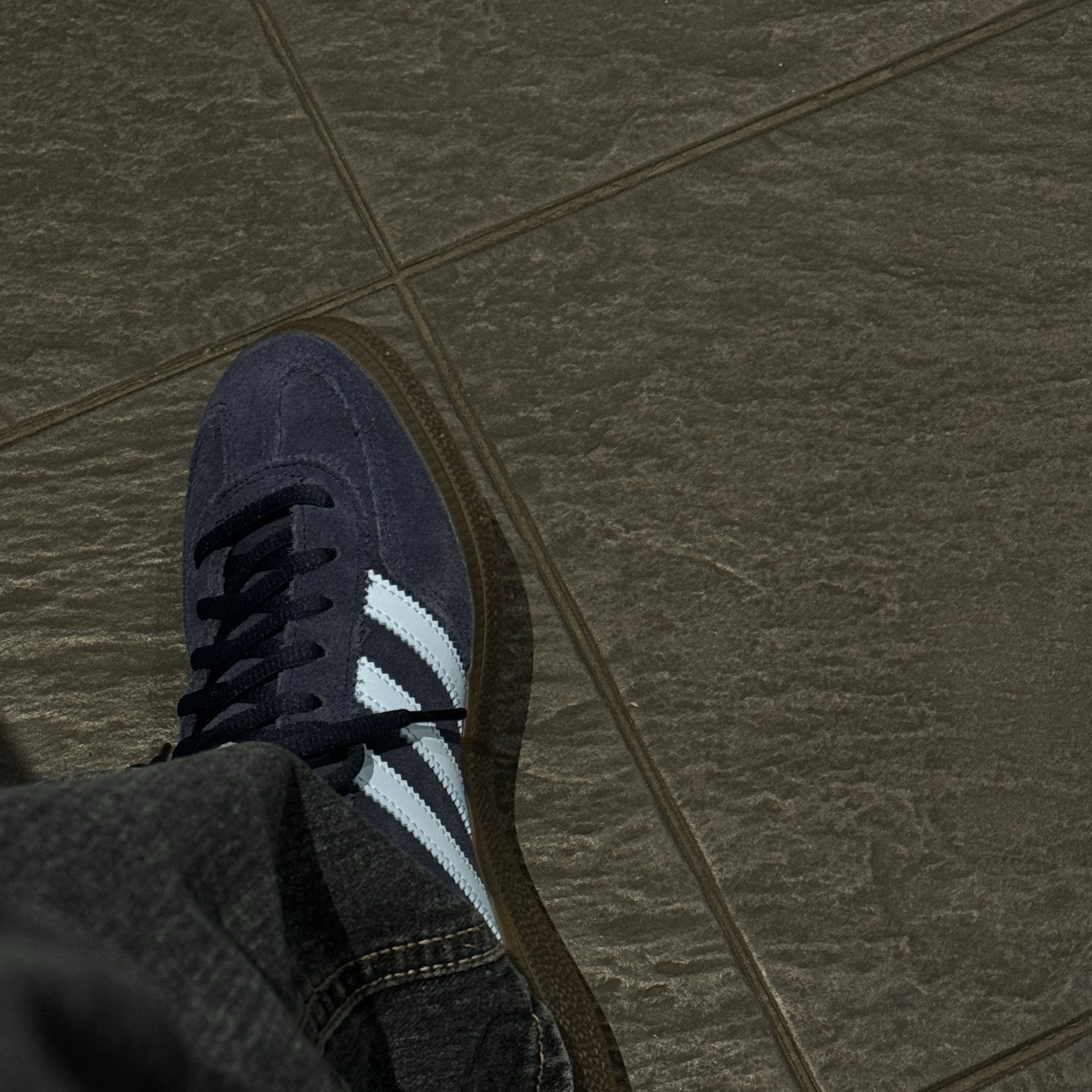 Adidas Spezial Handball Collegiate Navy 착용 스타일