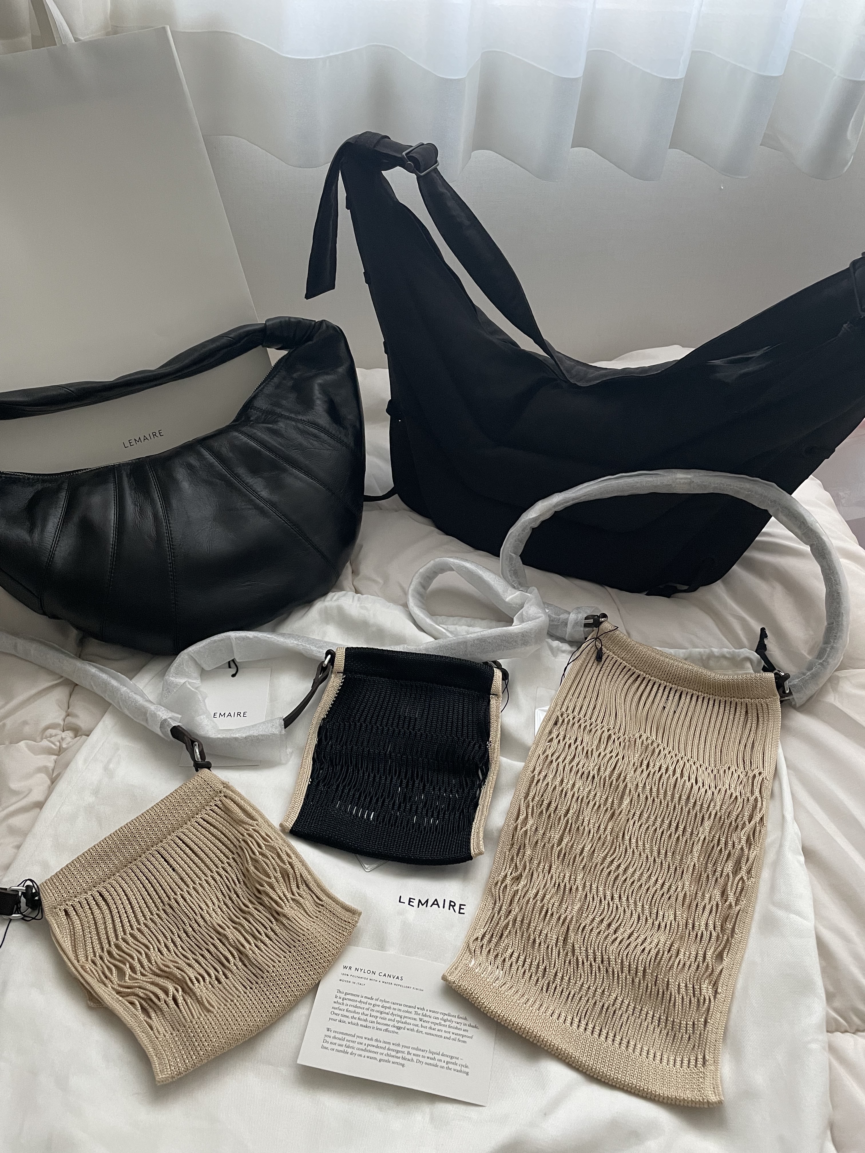 Lemaire Fortune Croissant Bag Soft Nappa Leather Dark Chocolate, Lemaire Medium Soft Game Bag Nylon Canvas Dark Chocolate 착용 스타일