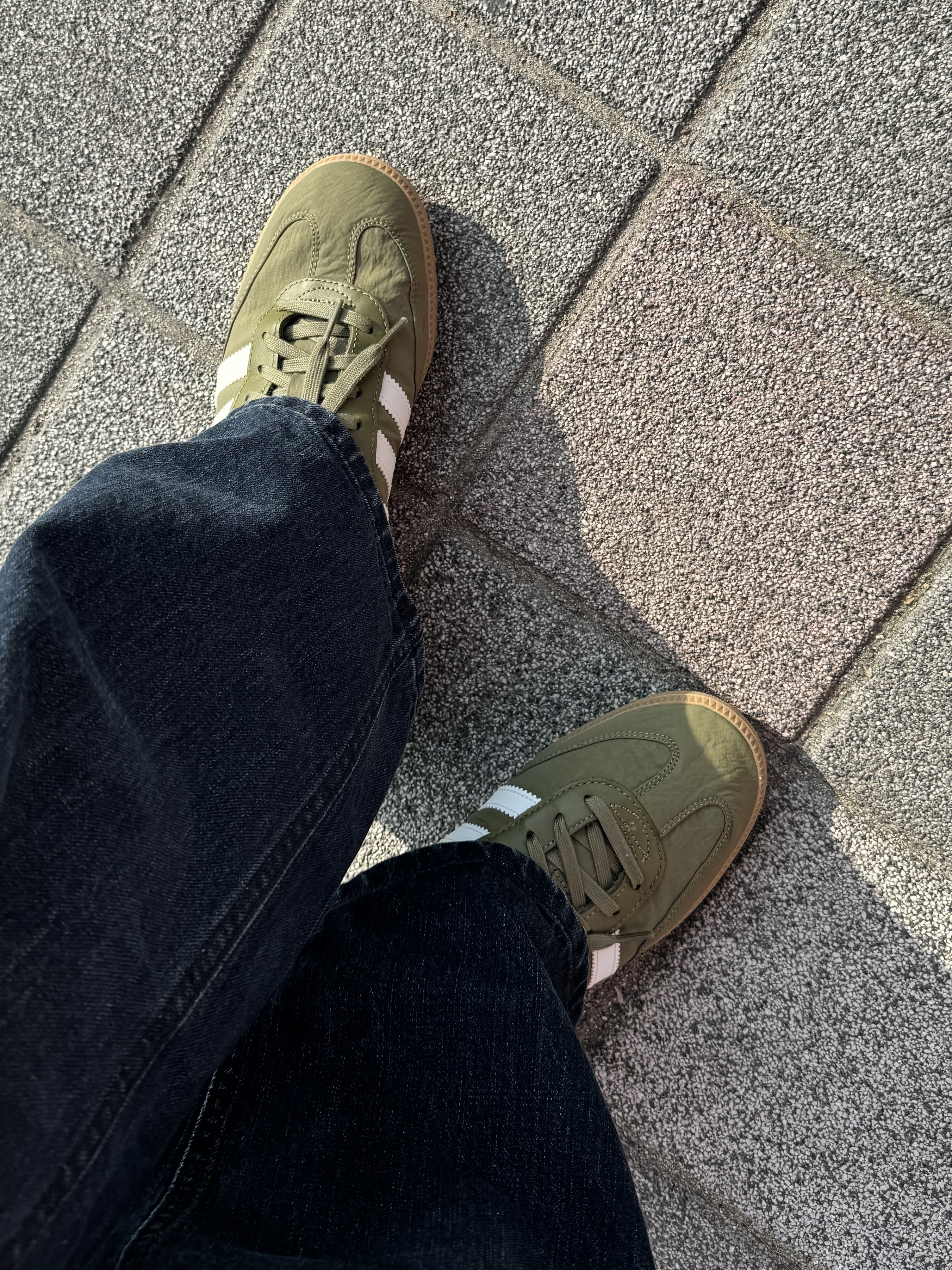 Adidas Samba OG Focus Olive Wonder White 착용 스타일 - 1