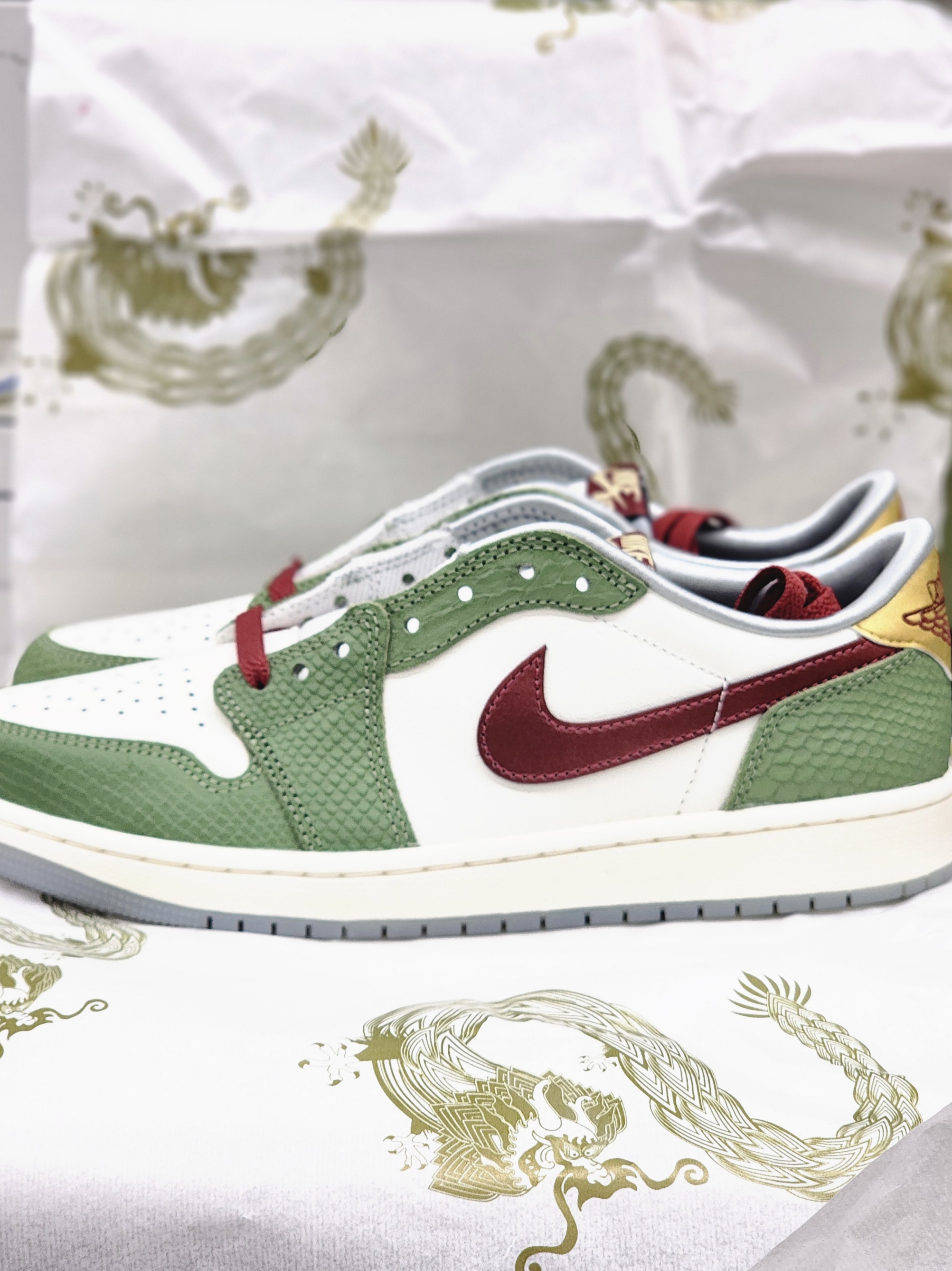 Jordan 1 Retro Low OG Chinese New Year 착용 스타일 - 1