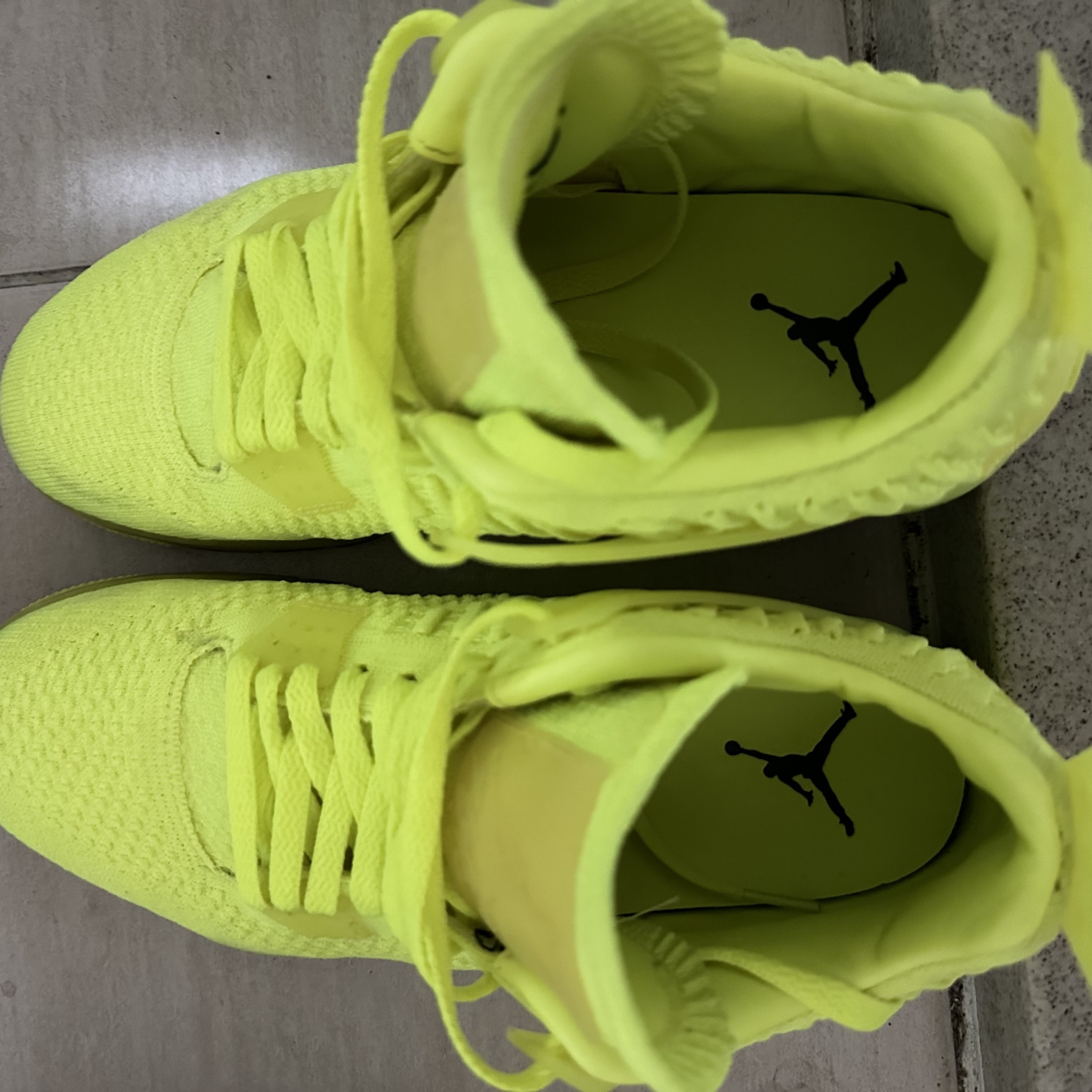 Jordan 4 Retro Flyknit Volt 착용 스타일