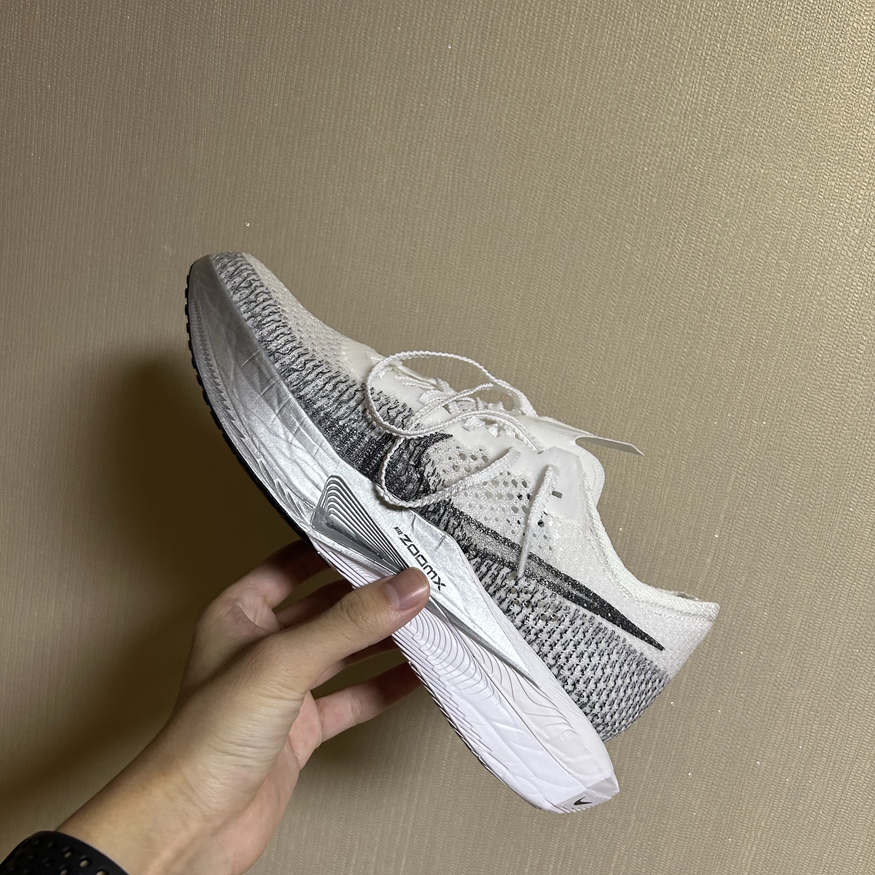 Nike ZoomX Vaporfly Next% 3 White Grey 착용 스타일