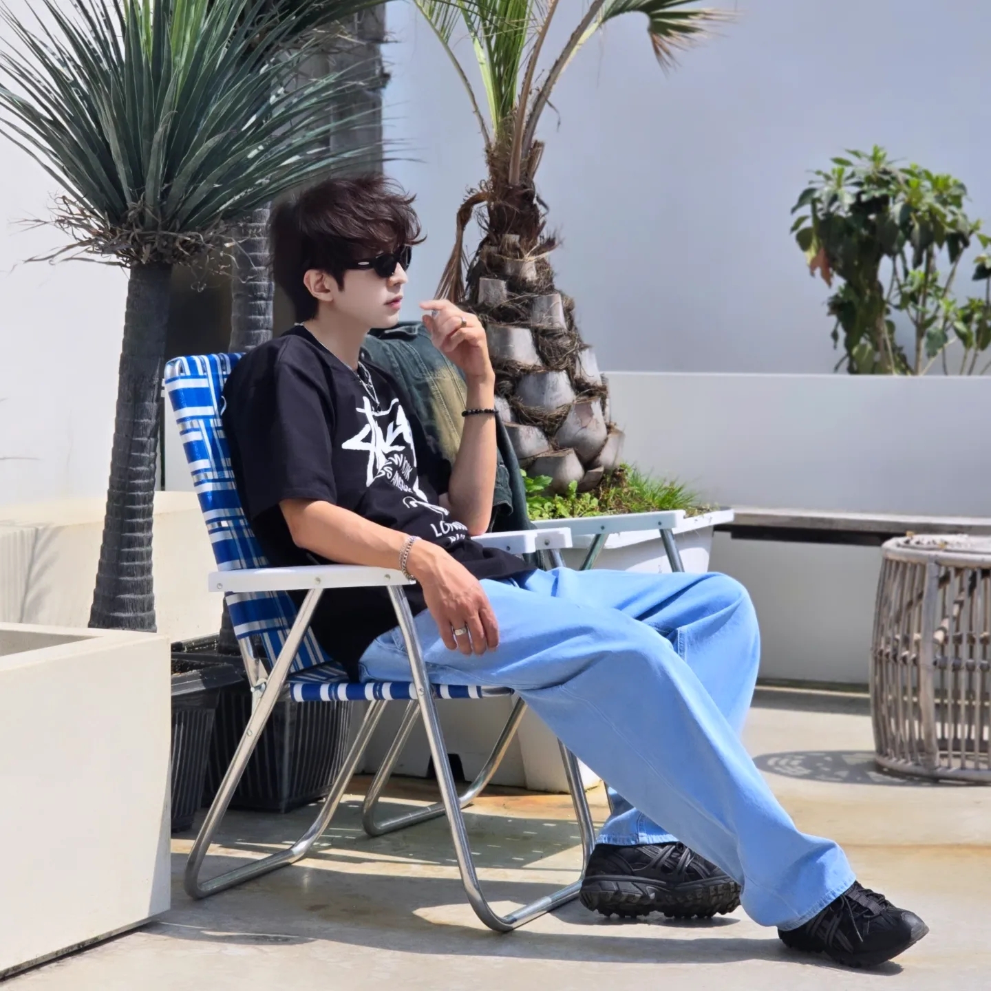 Stussy World Tour T-Shirt Black 2023, Stussy World Tour T-Shirt Black 착용 스타일 - 3