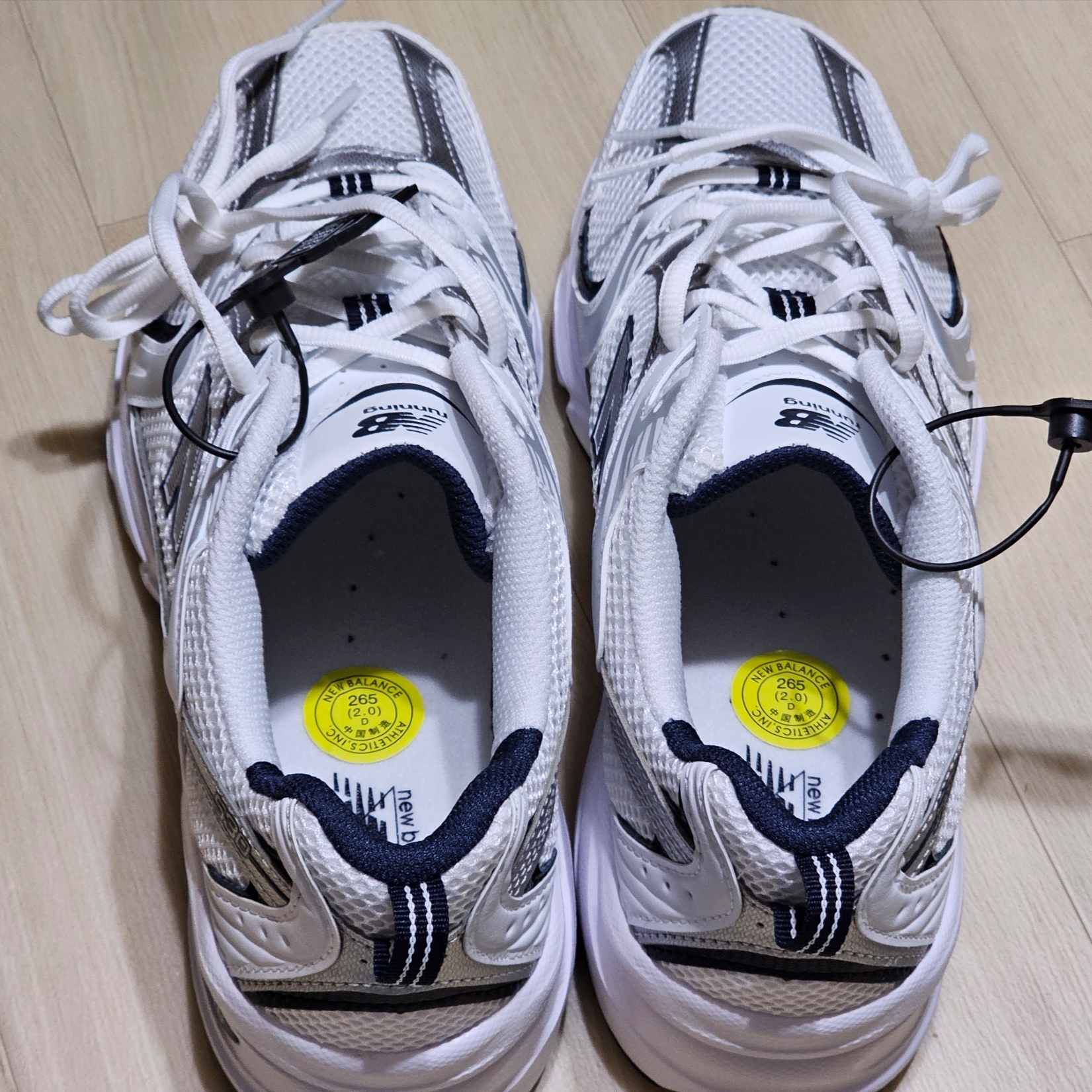New Balance 530 White 착용 스타일 - 2