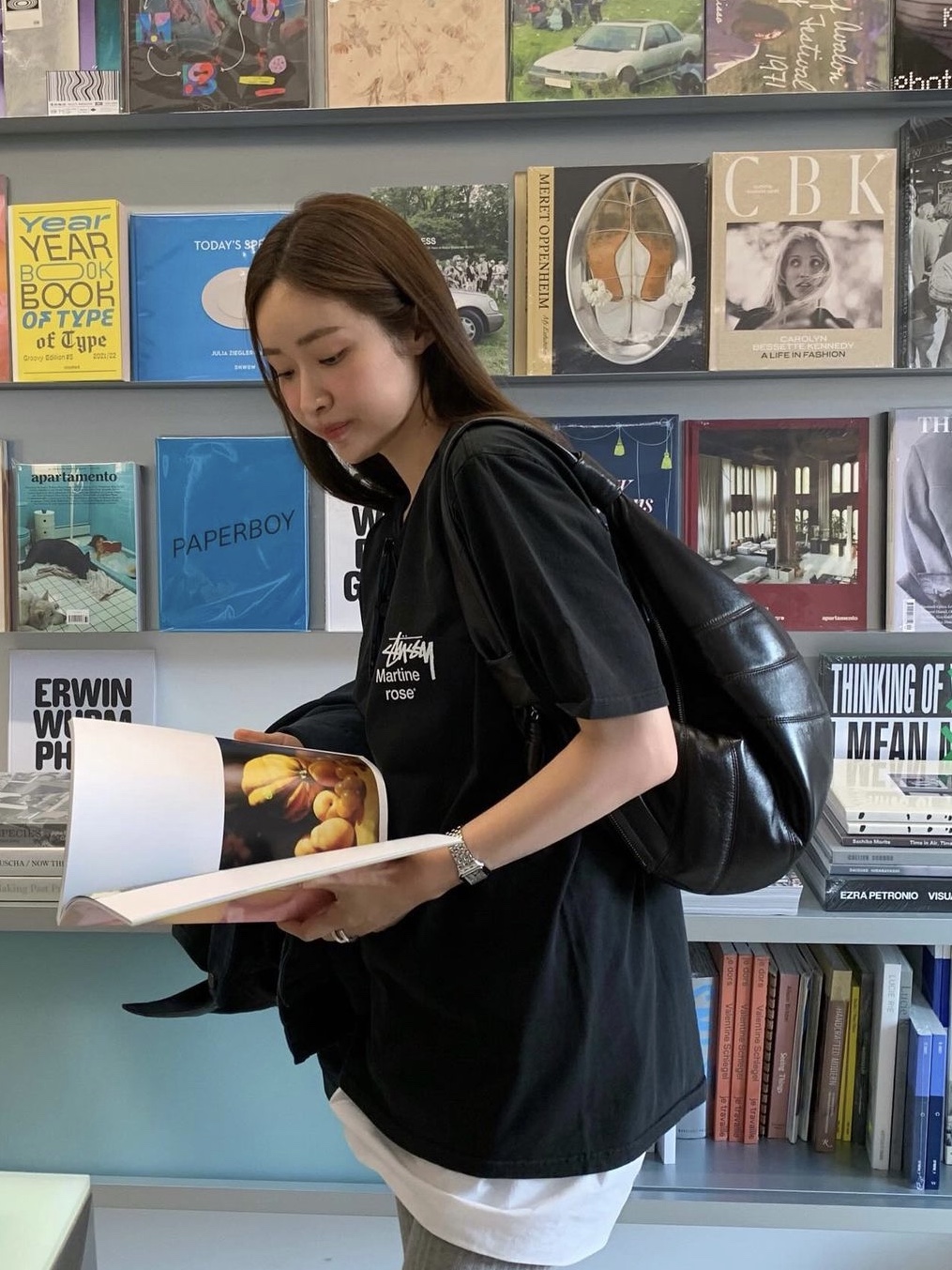 Lemaire Fortune Croissant Bag Soft Nappa Leather Black, Lemaire Fortune Croissant Bag Soft Nappa Leather Dark Chocolate 착용 스타일