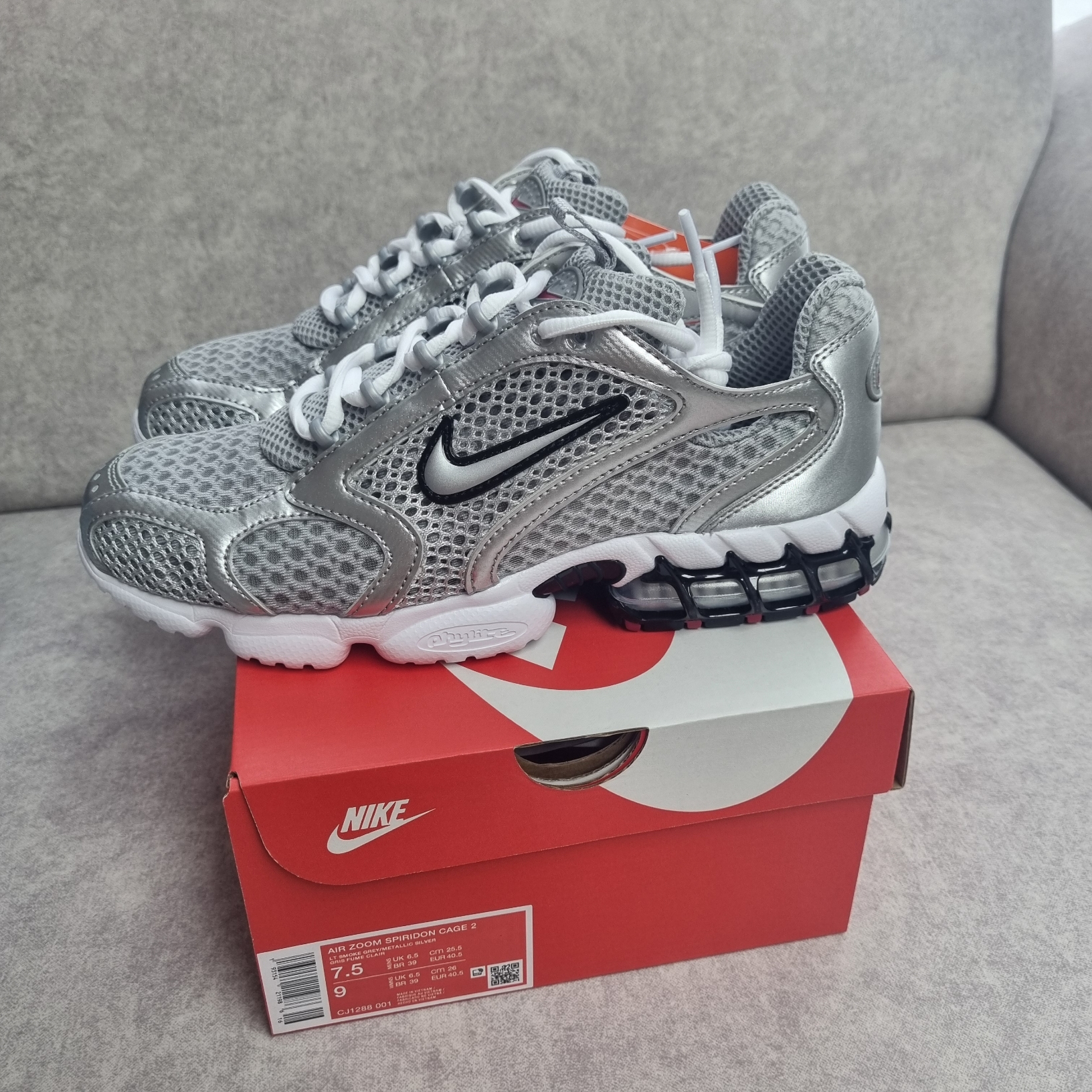 Nike Air Zoom Spiridon Cage 2 Metallic Silver 착용 스타일
