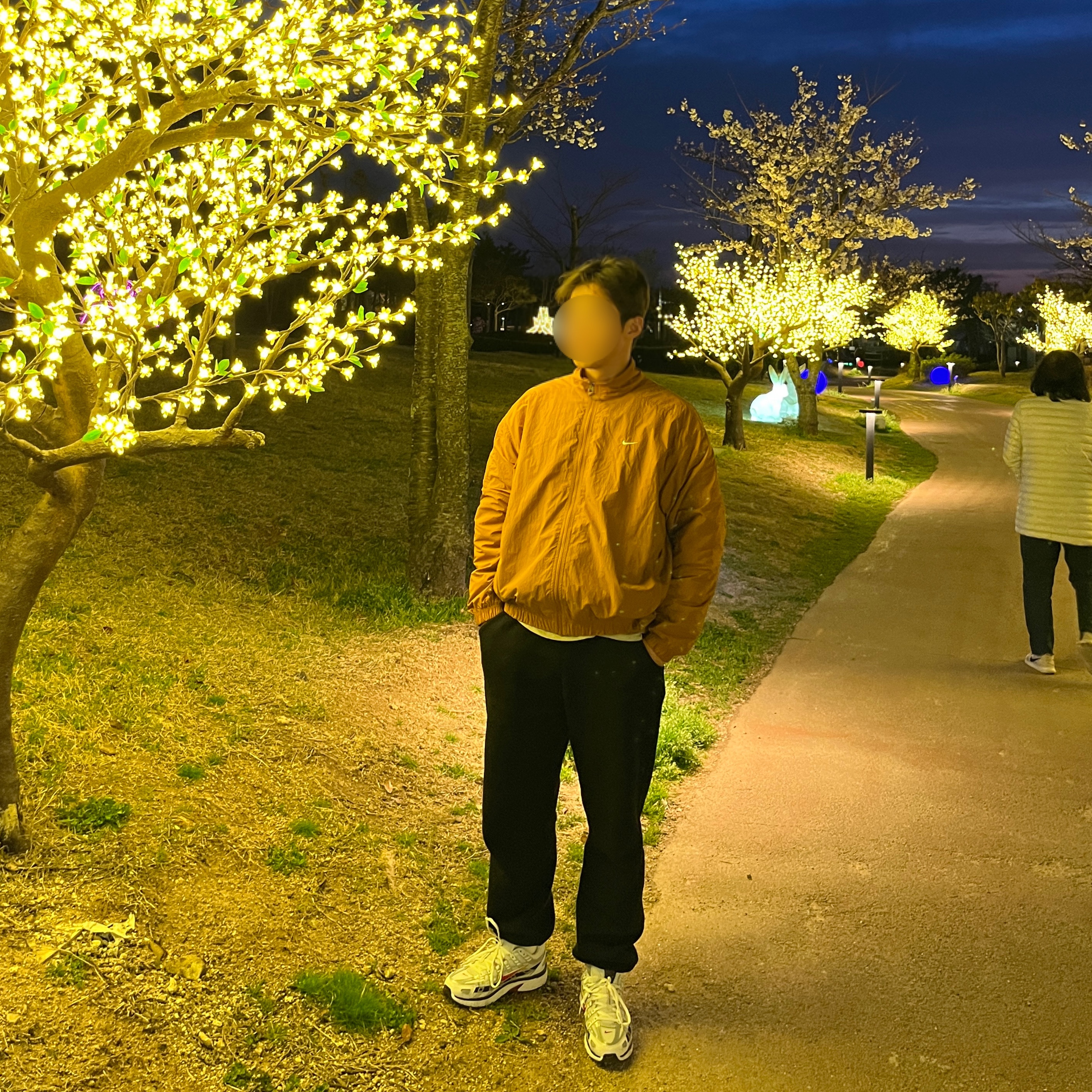 (W) Nike P-6000 Metallic Silver Red, Nike NRG Solo Swoosh Woven Track Jacket Desert Ochre - Asia 착용 스타일