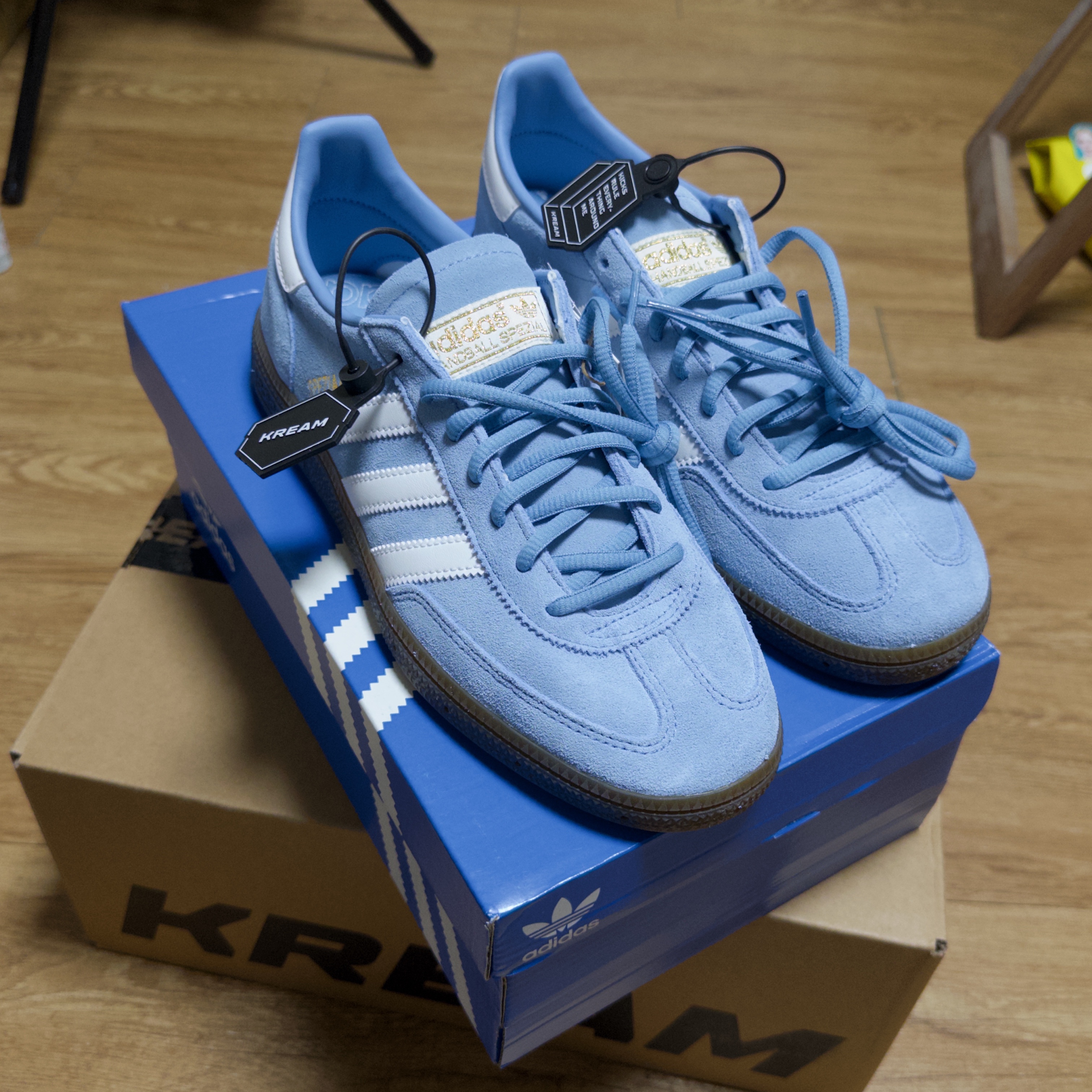 Adidas Spezial Handball Light Blue 착용 스타일 - 1