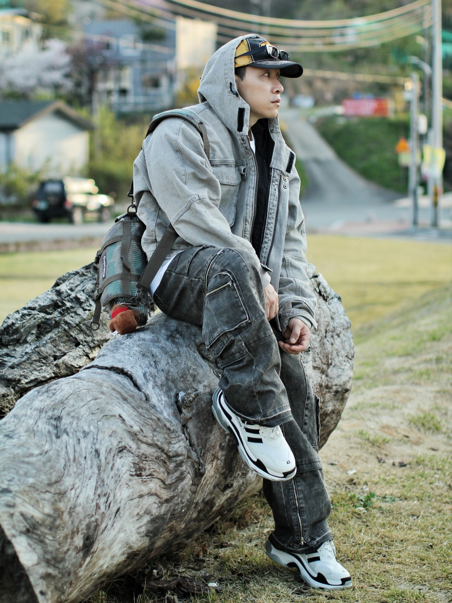 Zara Hoodie Combi Denim Jumper Black, Stussy Low Pro Trucker Cut-Out Leather Snapback Brown 착용 스타일 - 2