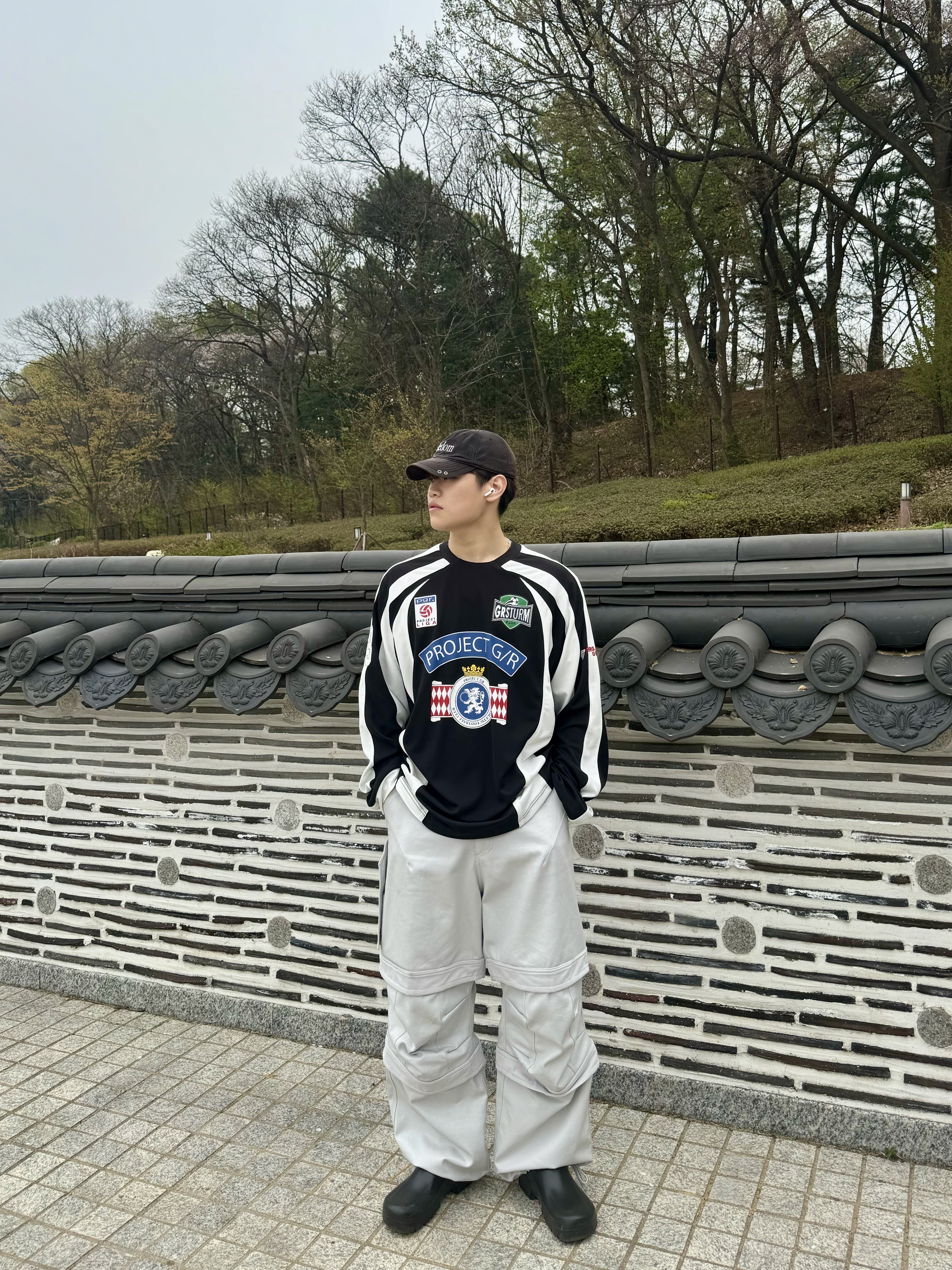 Project G/R Long Sleeve Football Jersey Black, Project G/R BDSM Cap Femdom Vintage Black 착용 스타일 - 1