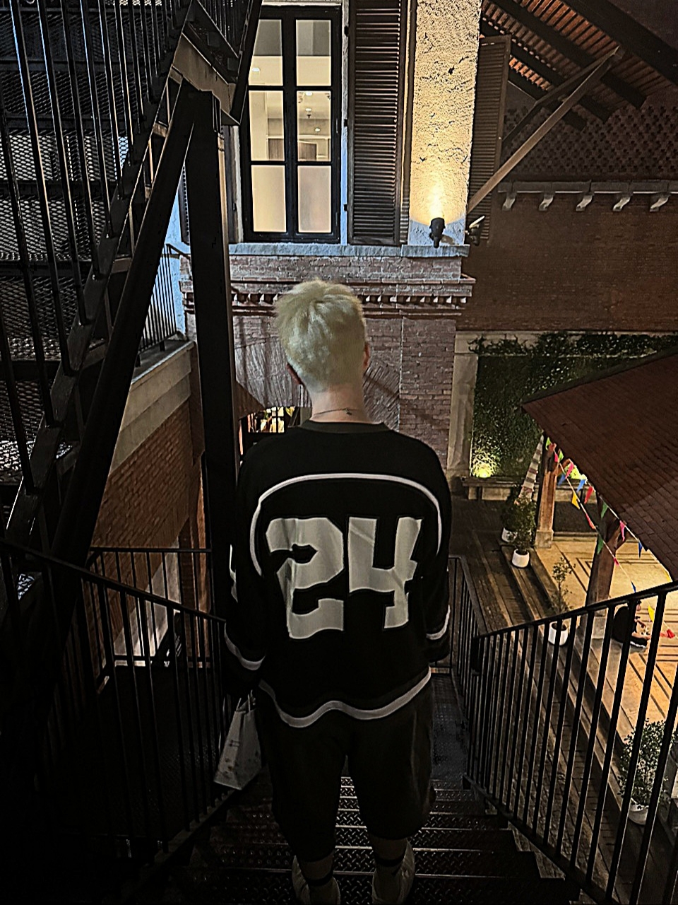 Undermycar Mu.16 Anti Fxxking Logo Play Oversized One Tuck Sweat Shorts Pigment Gray 착용 스타일