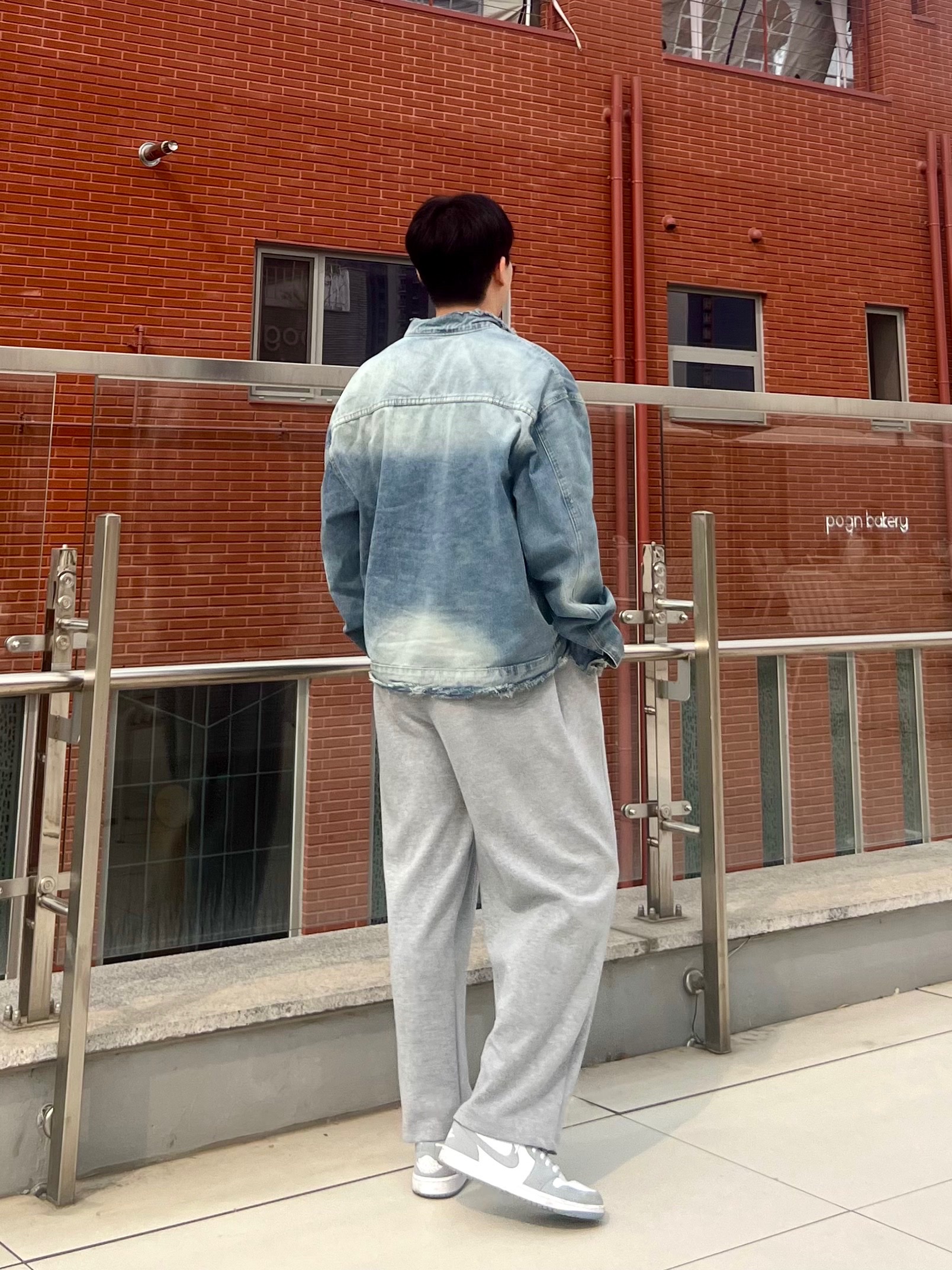 (W) Jordan 1 Low White Wolf Grey 착용 스타일 - 2