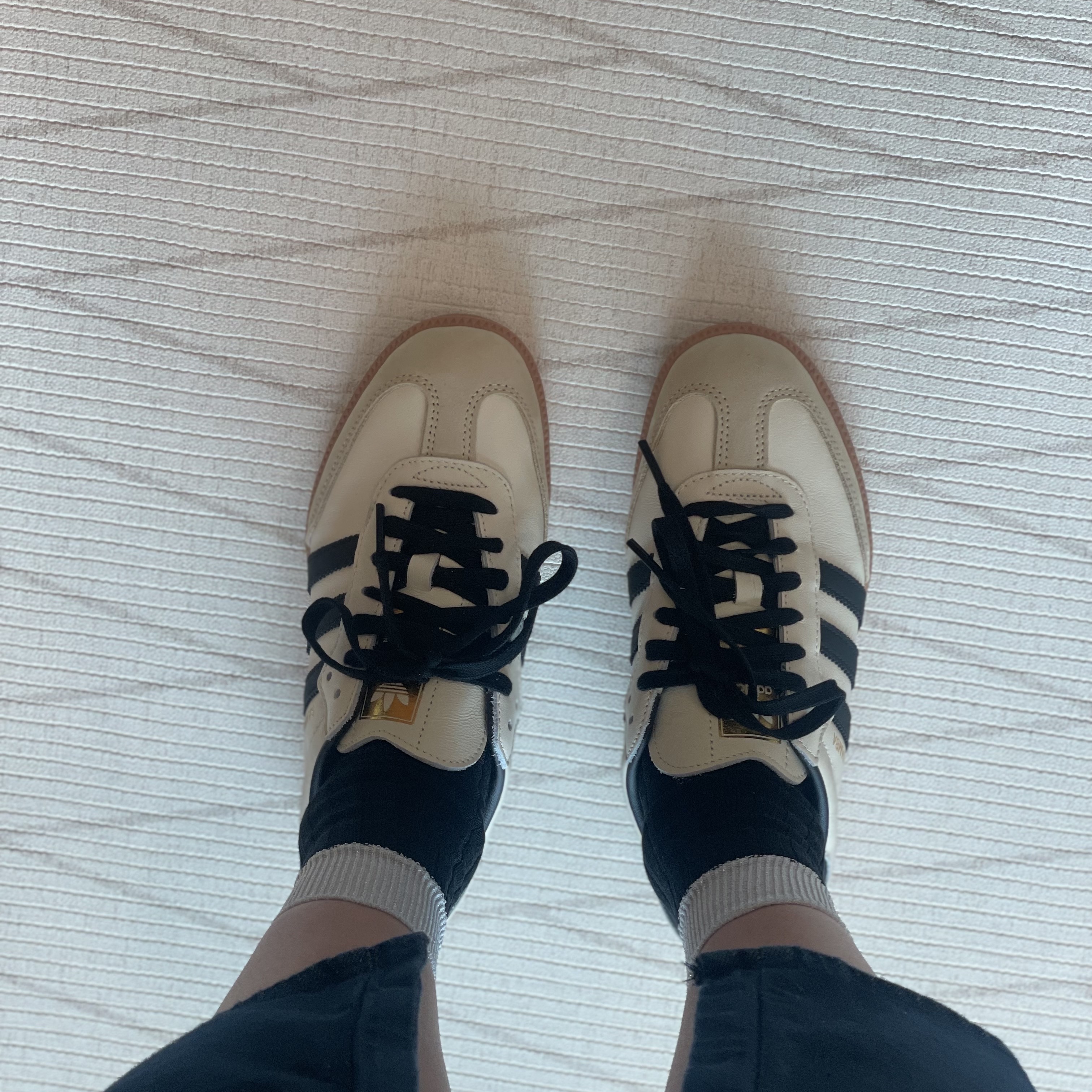 (W) Adidas Samba OG Cream White Core Black 착용 스타일
