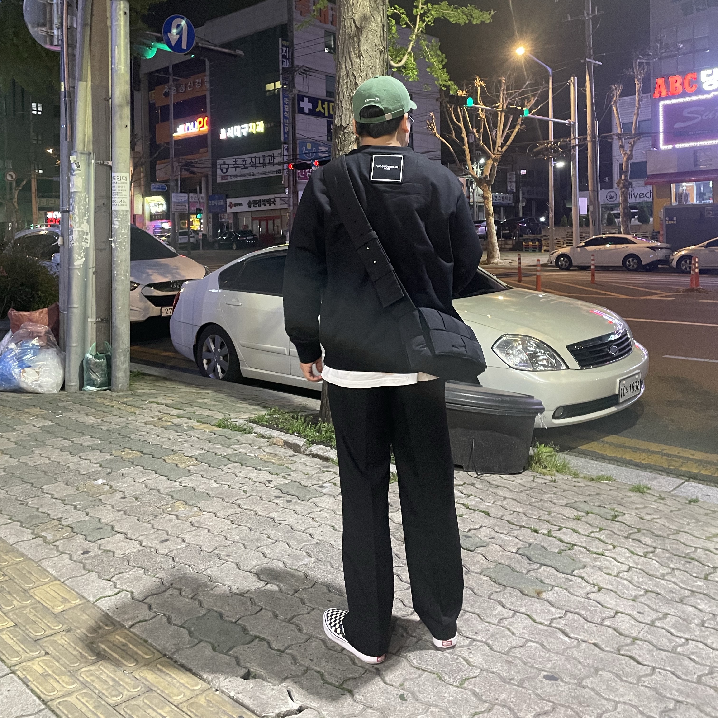 Wooyoungmi Cotton Square Label Sweatshirt Black - 24SS, Emis New Logo Emis Cap Green 착용 스타일 - 1