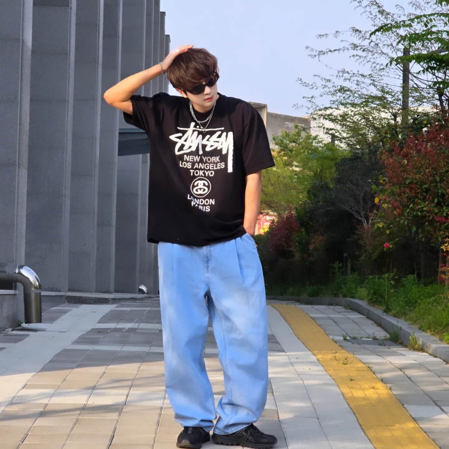 Stussy World Tour T-Shirt Black 2023, Stussy World Tour T-Shirt Black 착용 스타일 - 4