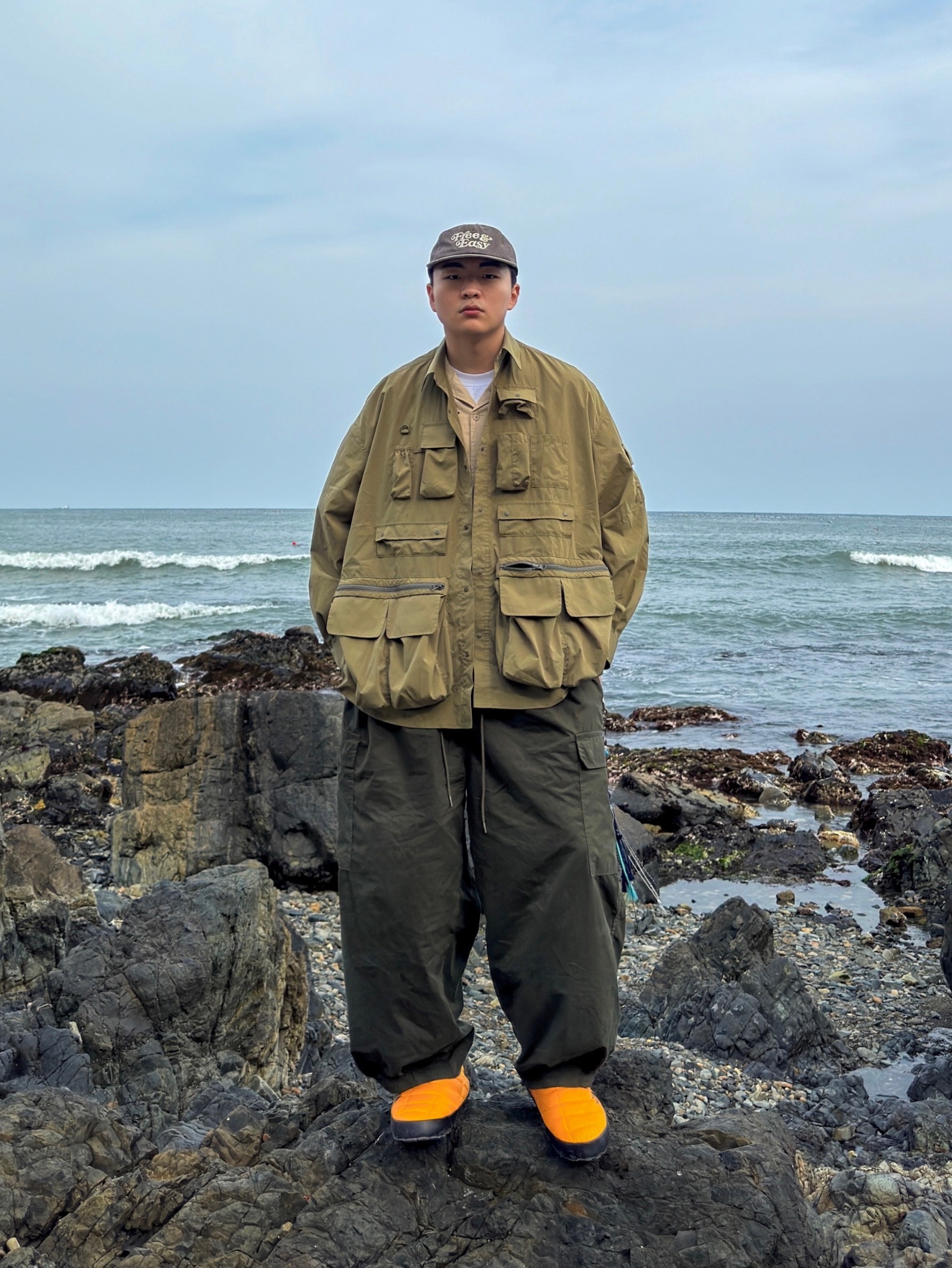 The North Face Thermoball Traction Mule V Summit Gold 착용 스타일 - 1