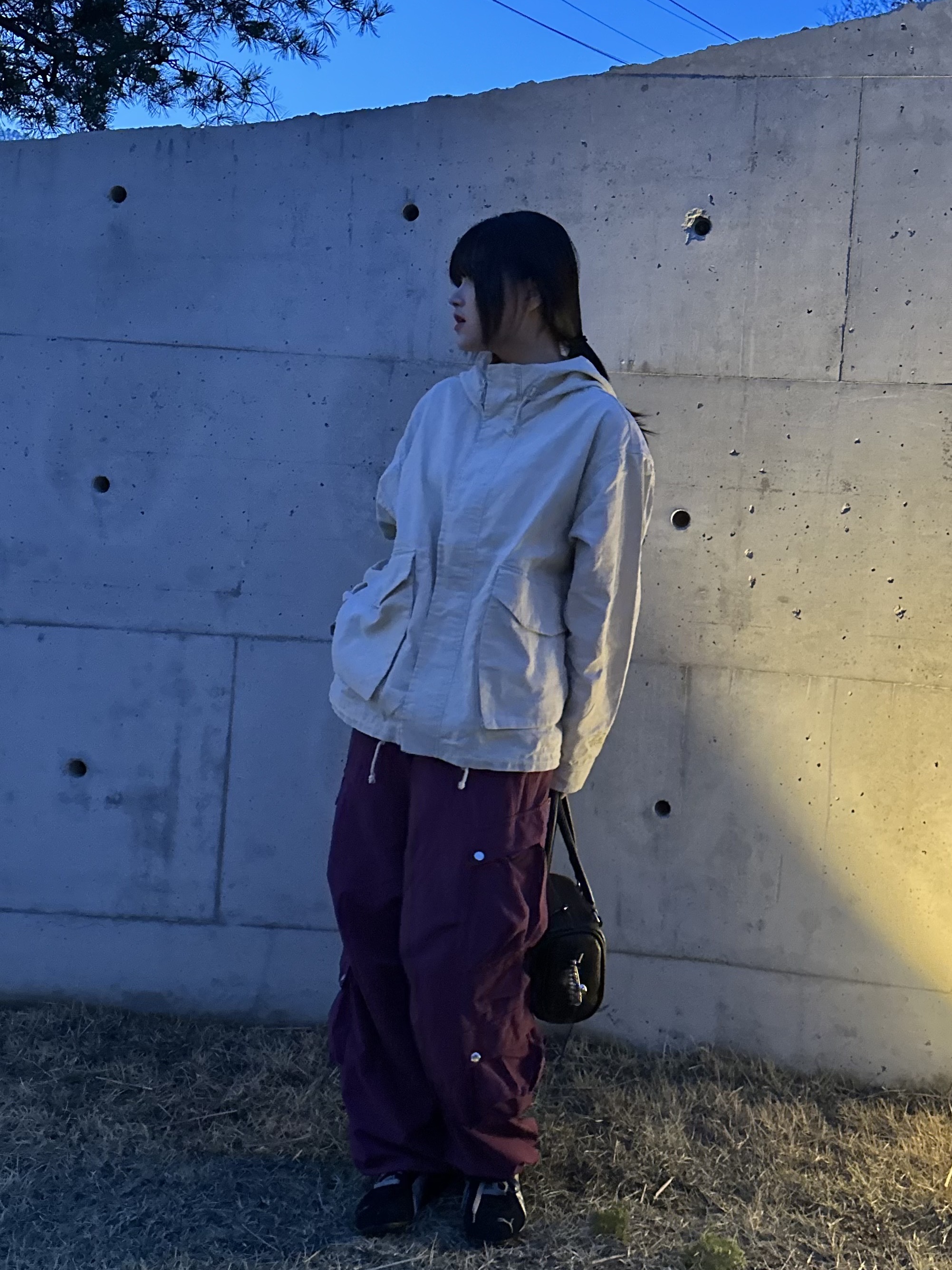Stussy Waxed Linen Short Parka Natural, Puma x Open Yy Speedcat Black Shadow Gray 착용 스타일 - 3