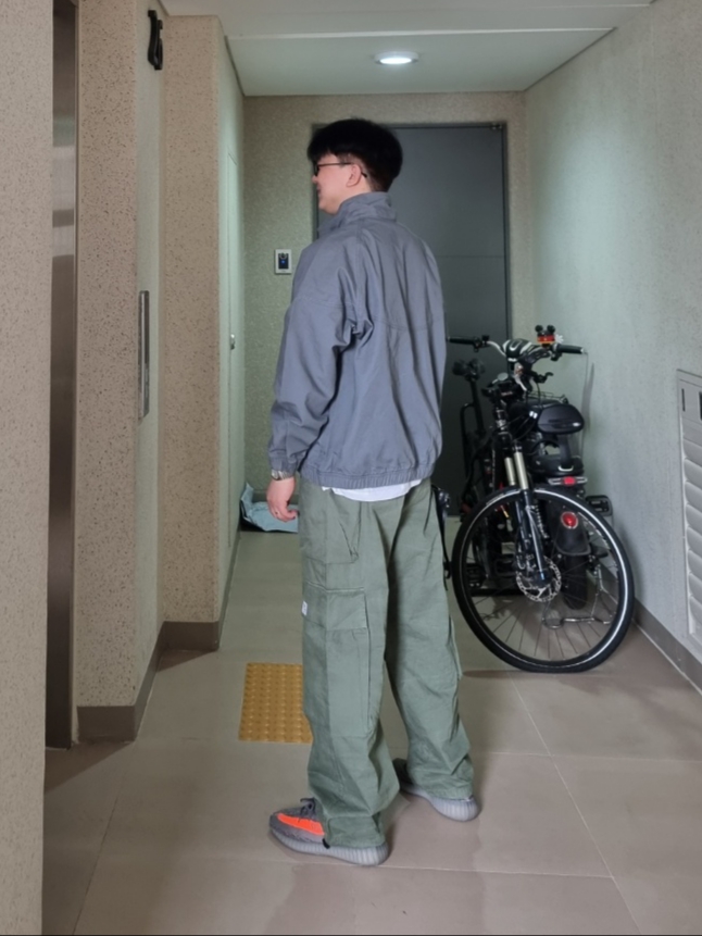 Nike Windrunner Canvas Jacket Smoke Grey - Asia, Adidas Yeezy Boost 350 V2 Beluga - Reflective 착용 스타일