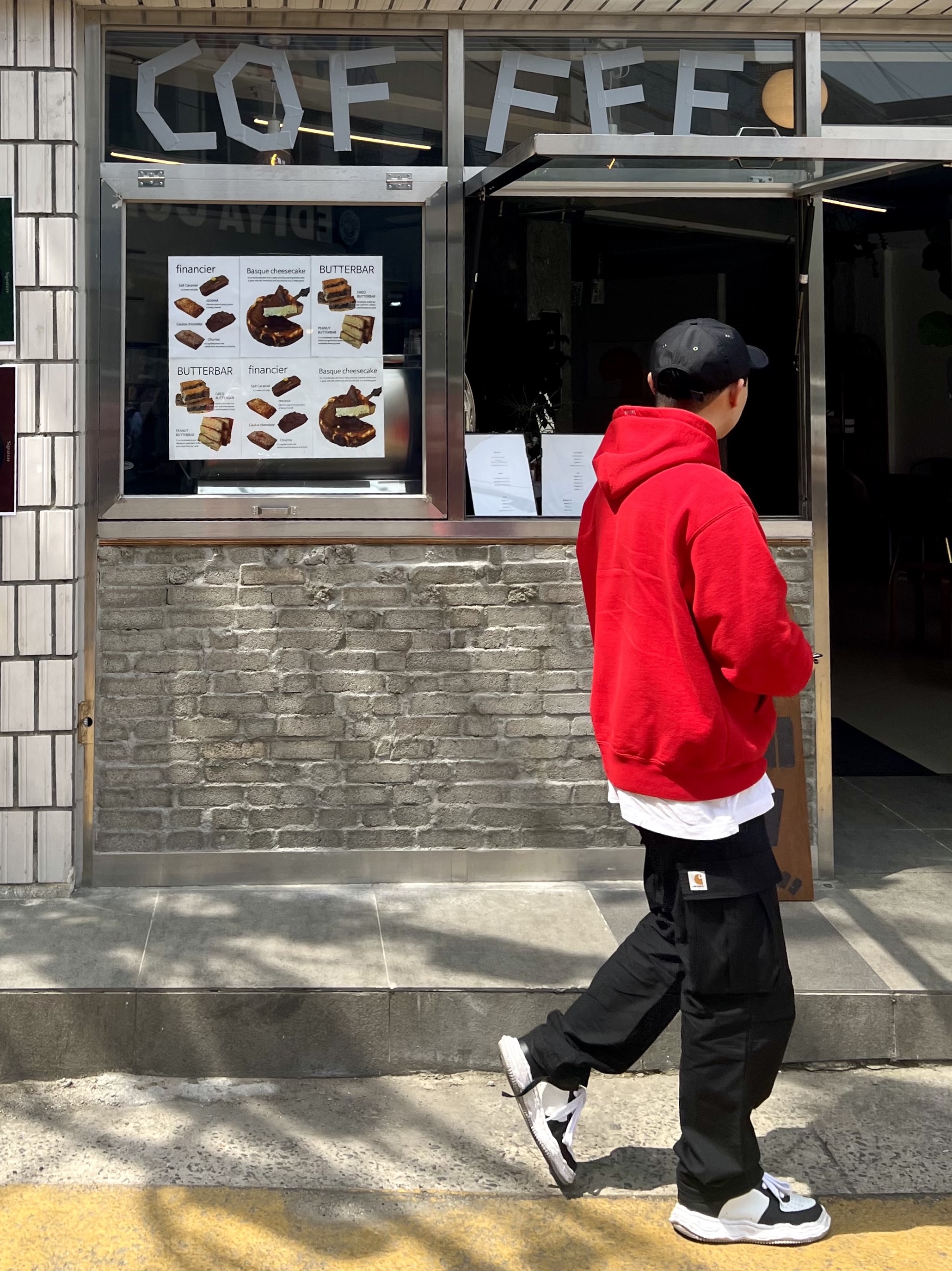 Supreme $ Hooded Sweatshirt Red - 24SS, Carhartt WIP Columbia Ripstop Regular Cargo Pants Black 착용 스타일