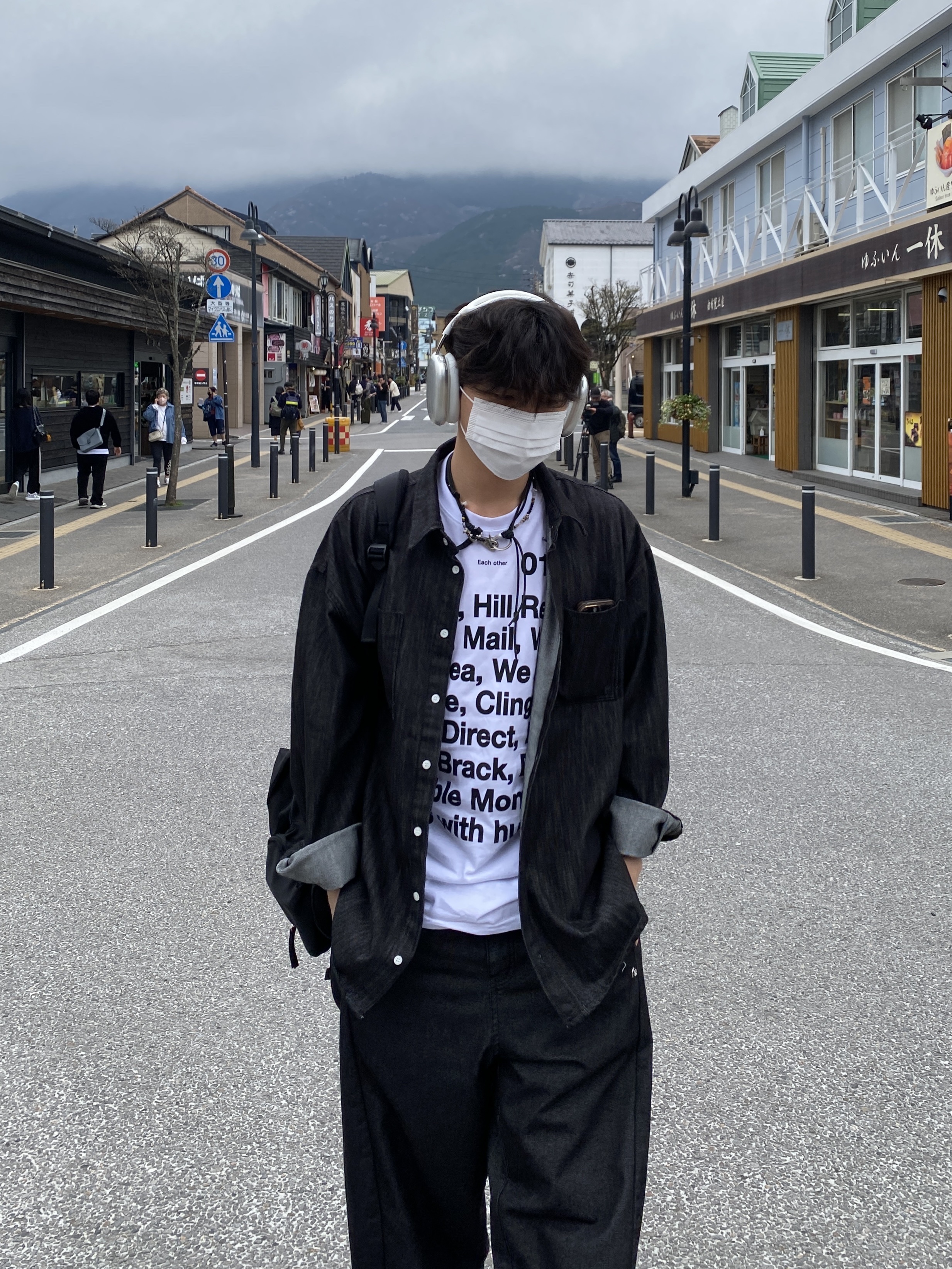 Maison Mihara Yasuhiro Baker OG Sole Canvas Low Cut Sneakers Black 착용 스타일 - 2