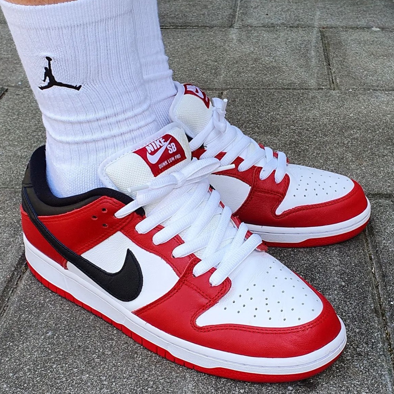 Nike SB Dunk Low Pro Chicago 착용 스타일 - 3