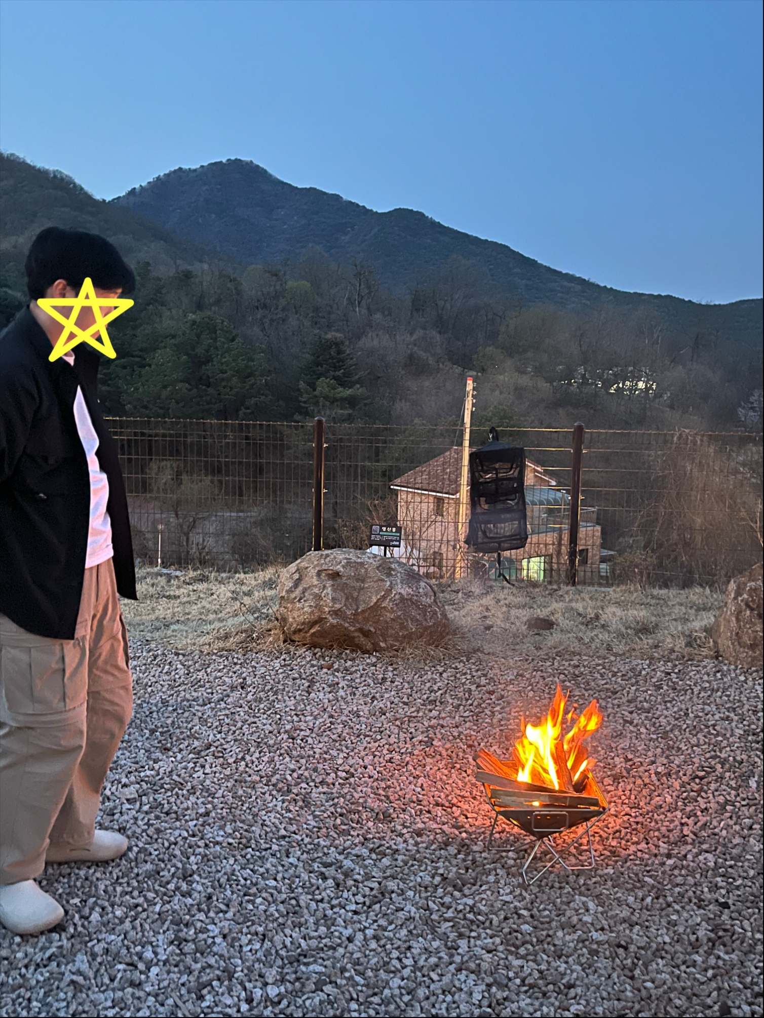 Nike ACG Smith Summit Pants Khaki - Asia, Nike ACG Devastation Trail Work Shirt Black - Asia 착용 스타일