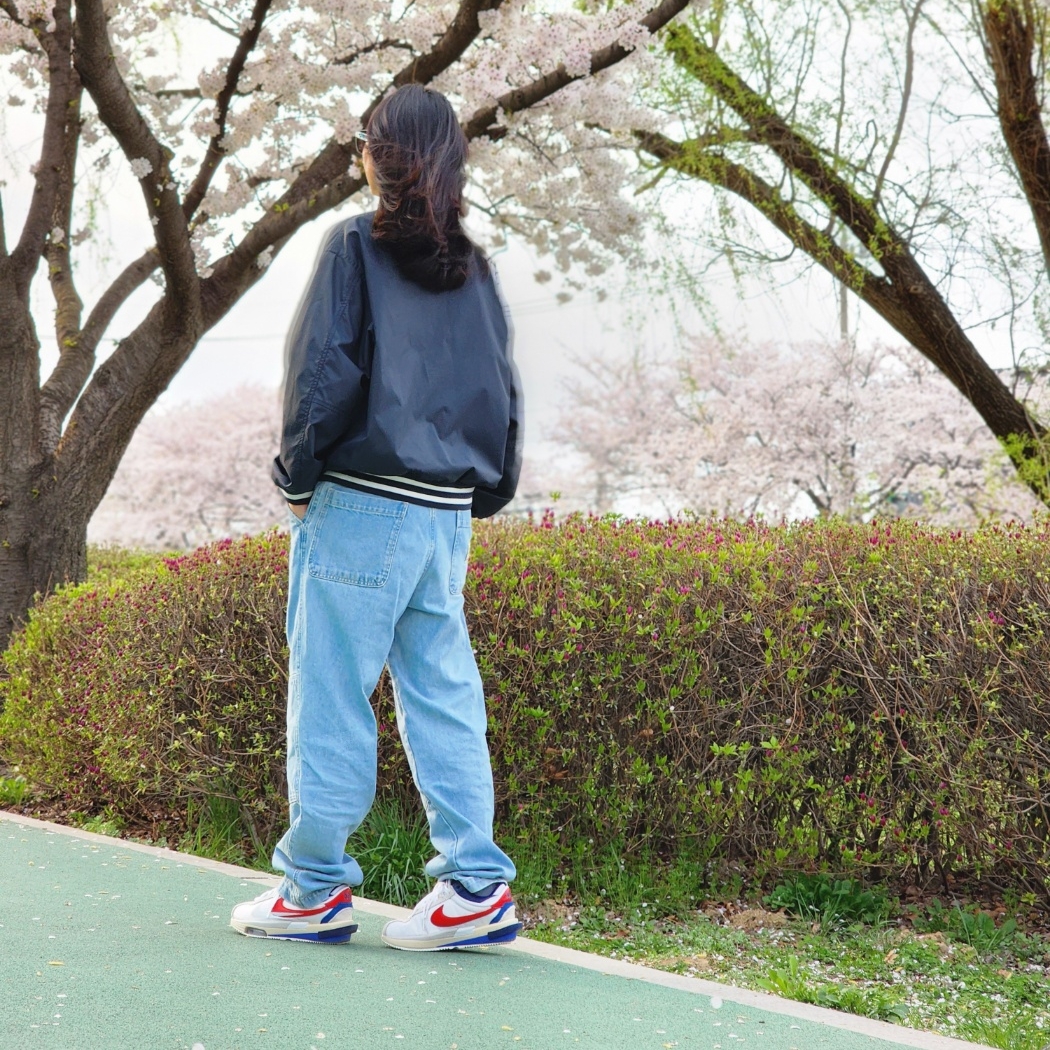 Nike x Sacai Zoom Cortez SP White and University Red, Stussy Denim Double Knee Pants Stone Wash 착용 스타일