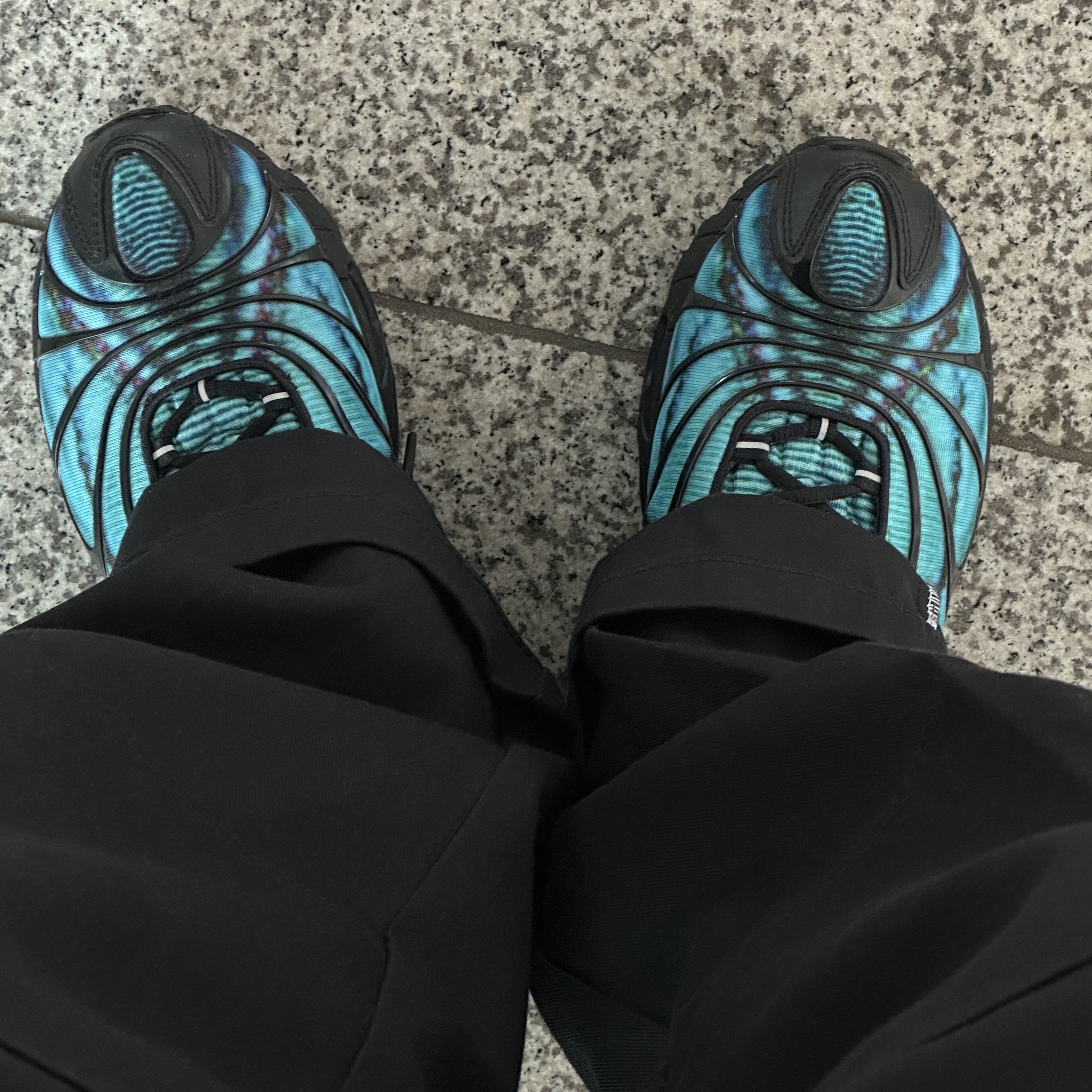 Nike x Skepta Air Max Tailwind 5 Chrome Blue, Dickies Original 874 Work Pant Black 착용 스타일