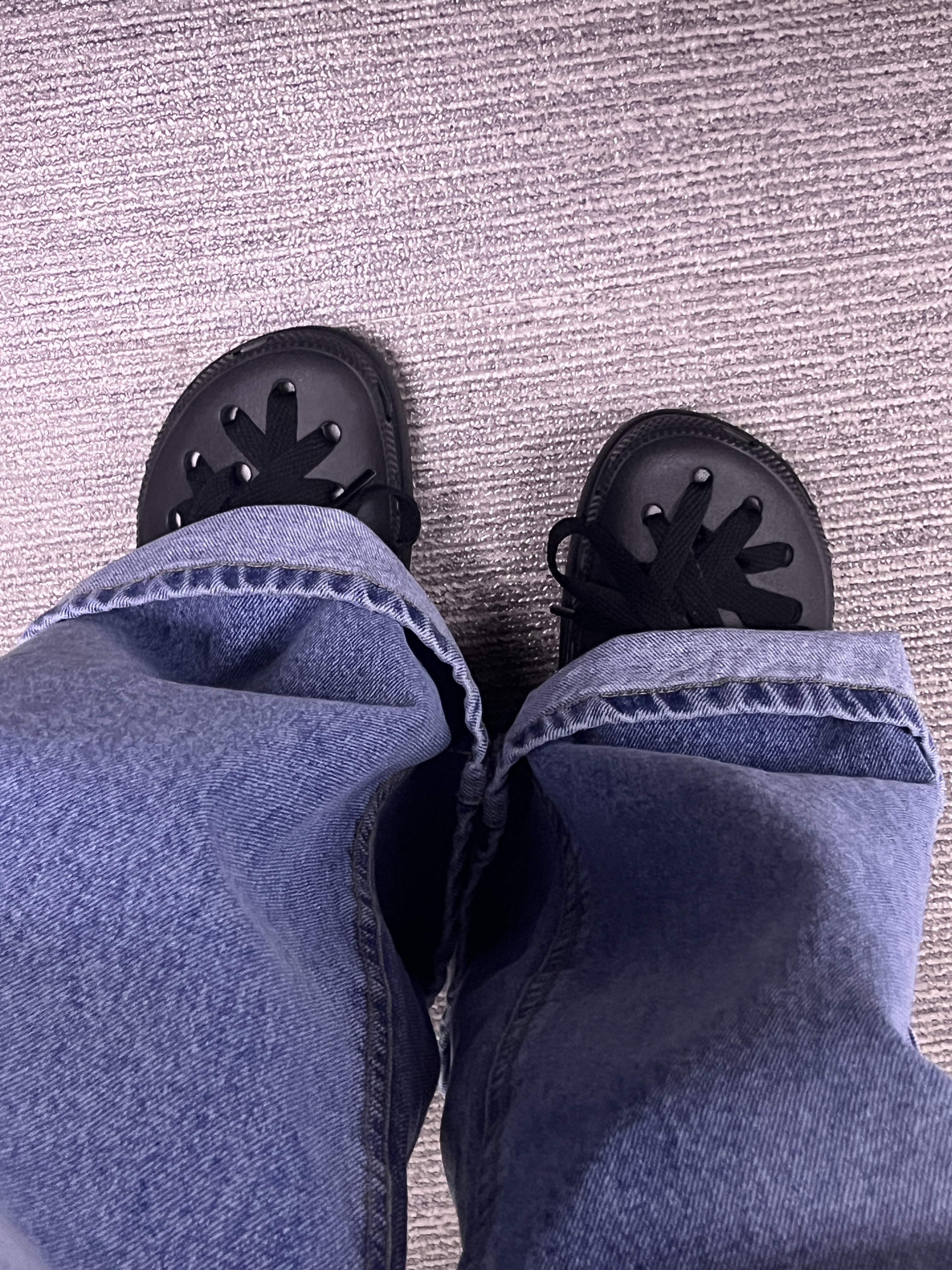 (W) Crocs Classic Platform Clog Black 착용 스타일 - 1