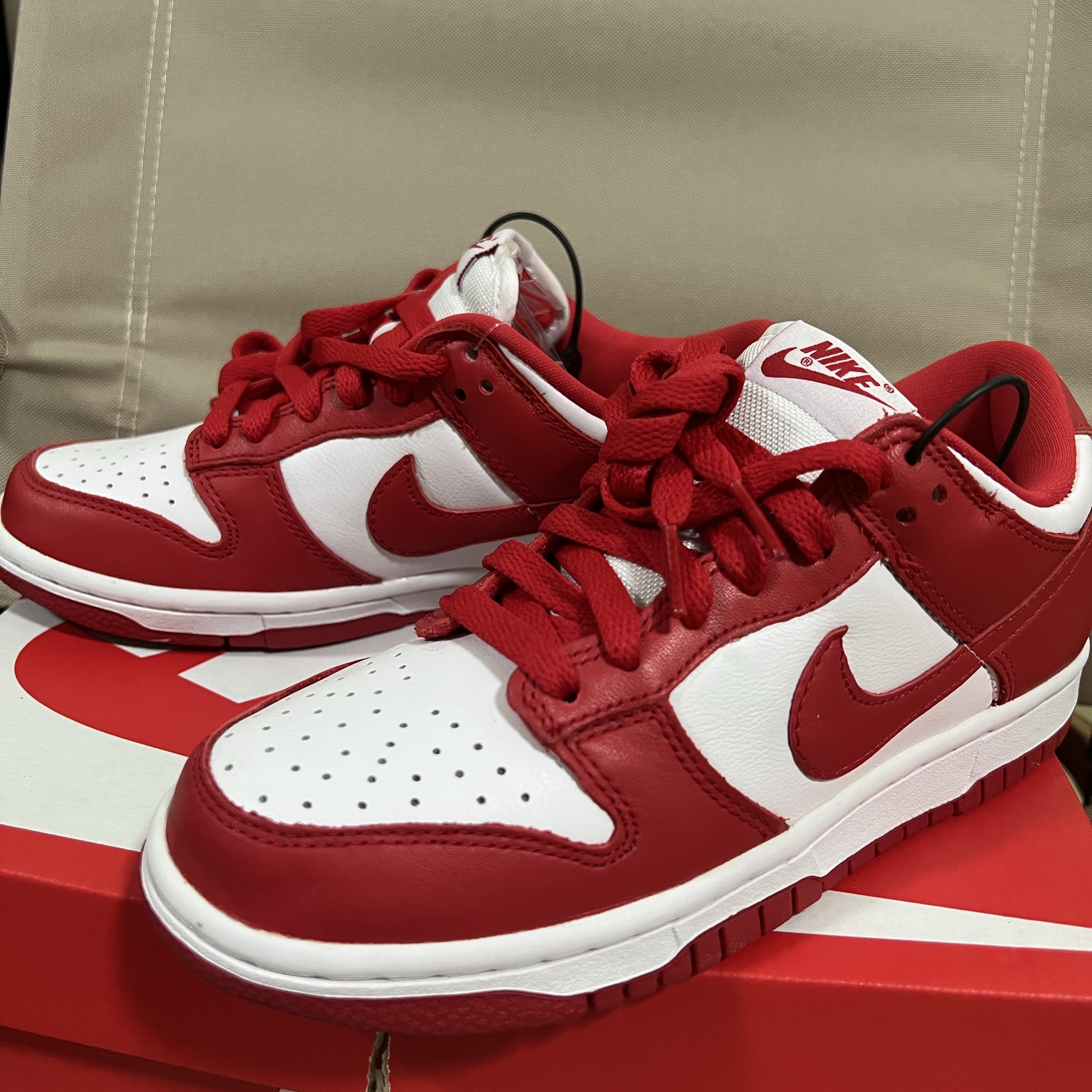 Nike Dunk Low SP White and University Red 2023 착용 스타일 - 1