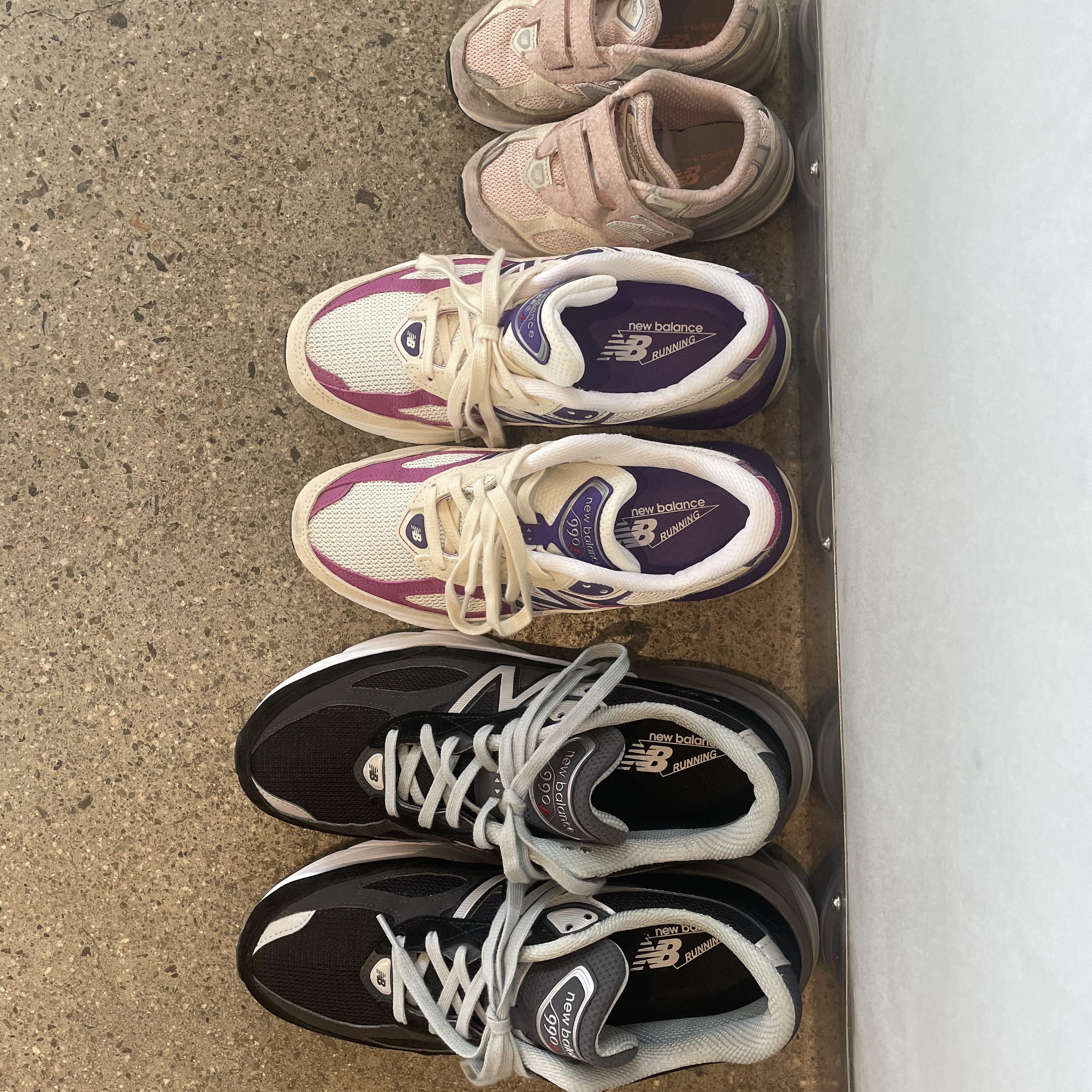 New Balance 990v6 Made in USA Limestone Magenta, New Balance 990v6 Made in USA Black White 착용 스타일