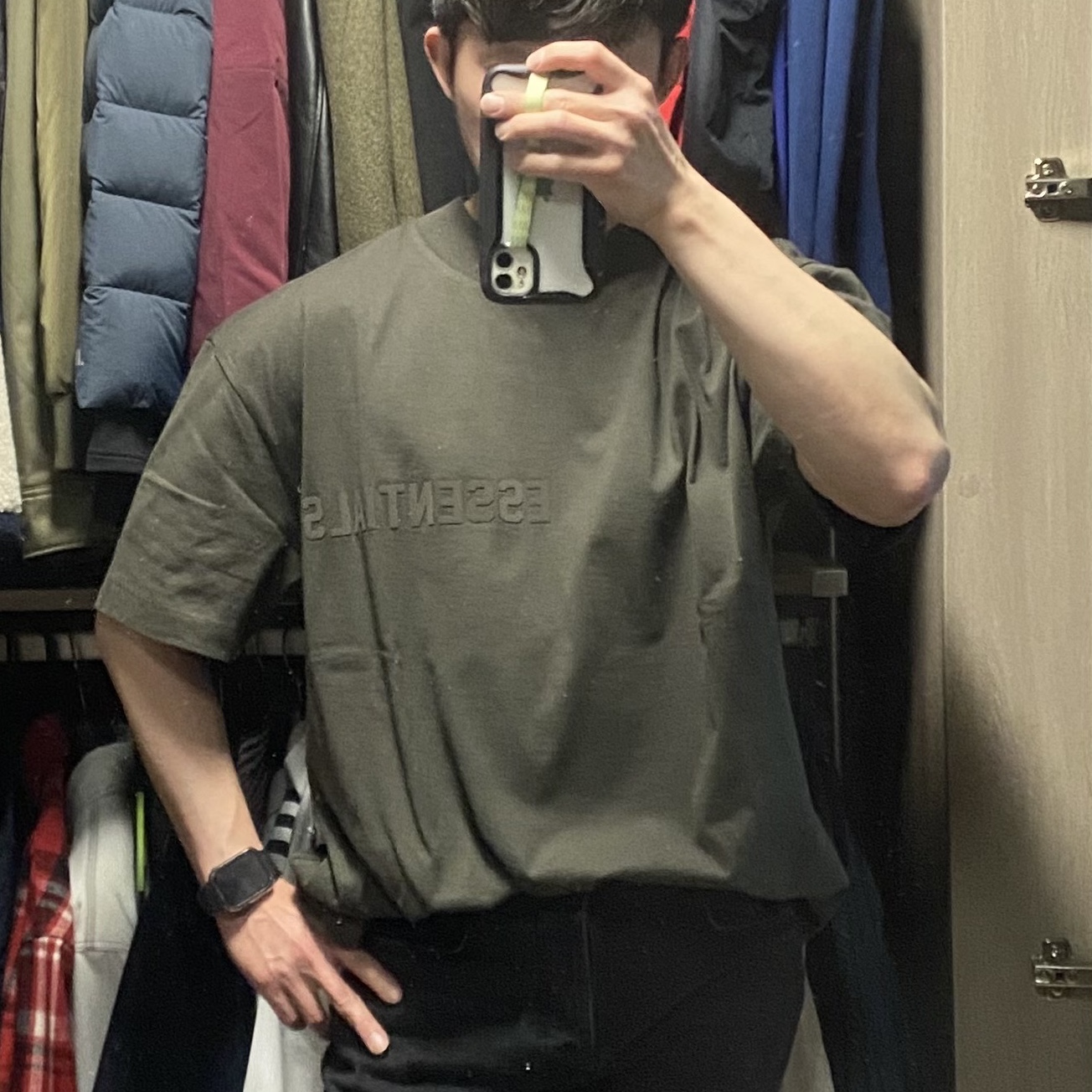 Essentials The Core Collection T-Shirt Stretch Limo 착용 스타일
