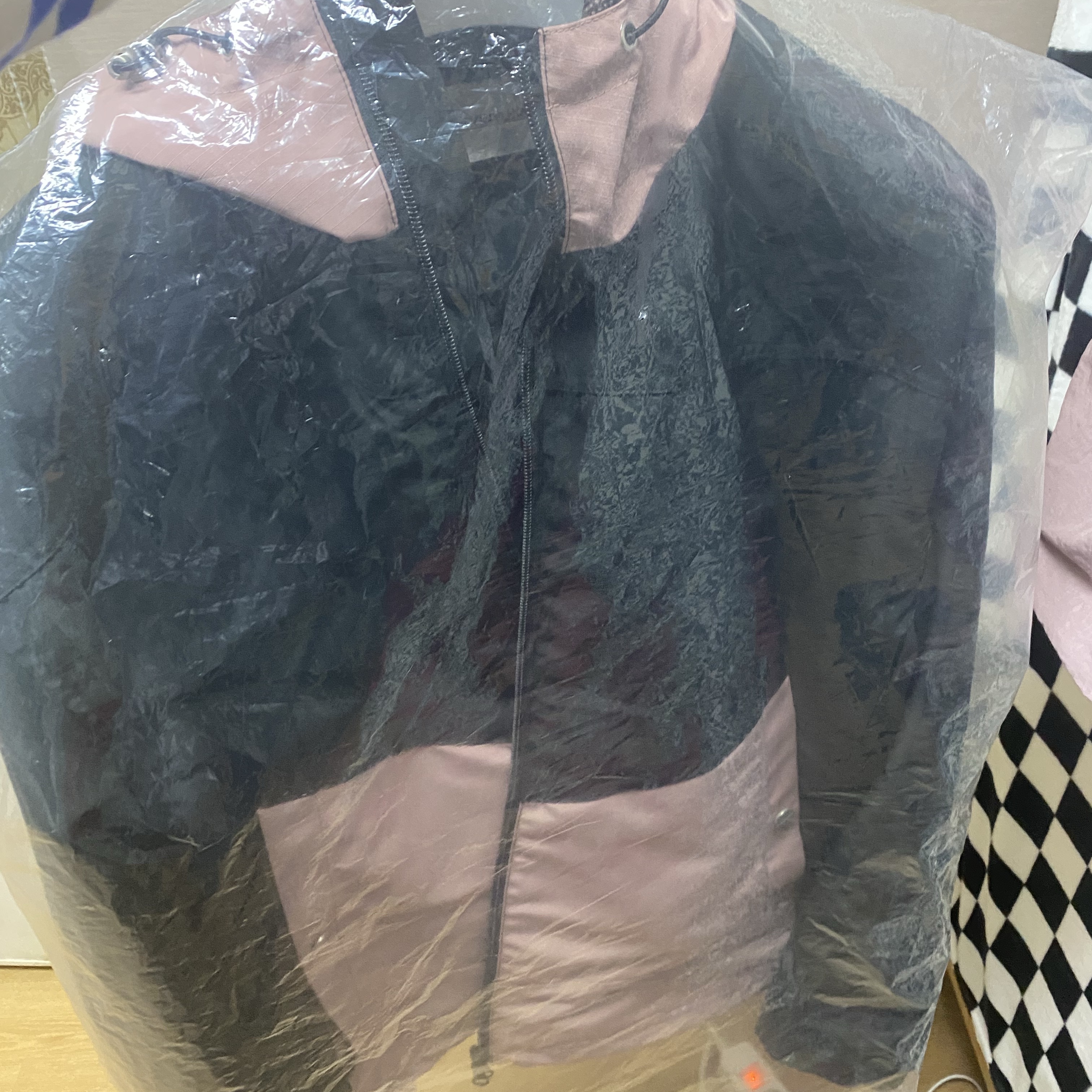 Thevinylhouse Ripstop Hooded Jacket Black 착용 스타일