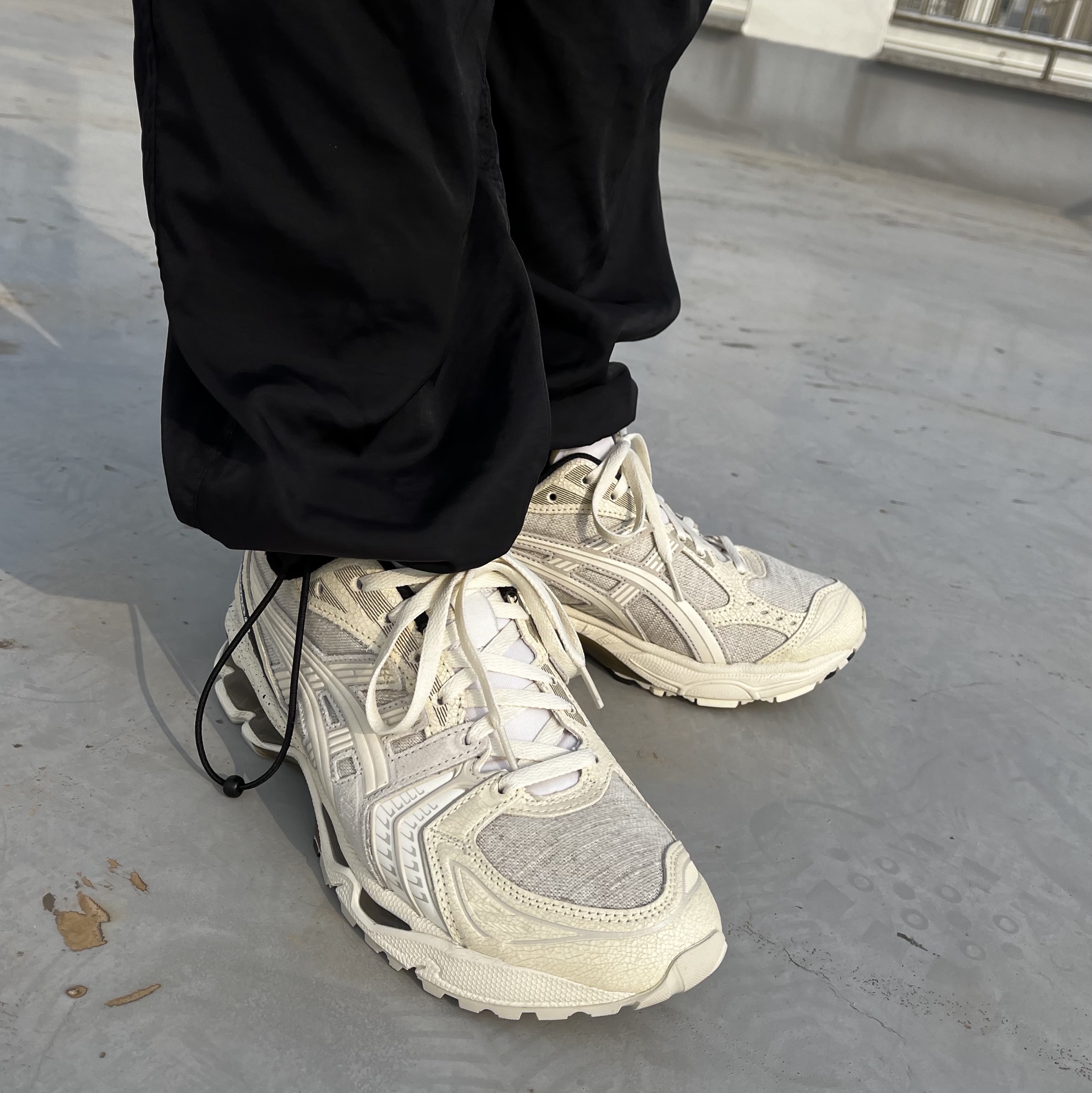 Asics Gel-Kayano 14 Imperfection Pack Cream 착용 스타일