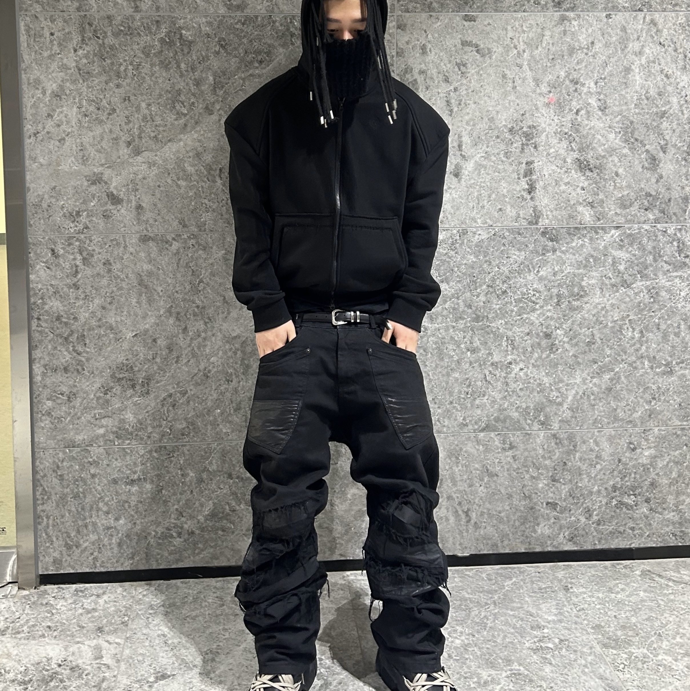 Dr. Martens x Rick Owens 1460 DMXL Megalace Black 착용 스타일 - 2
