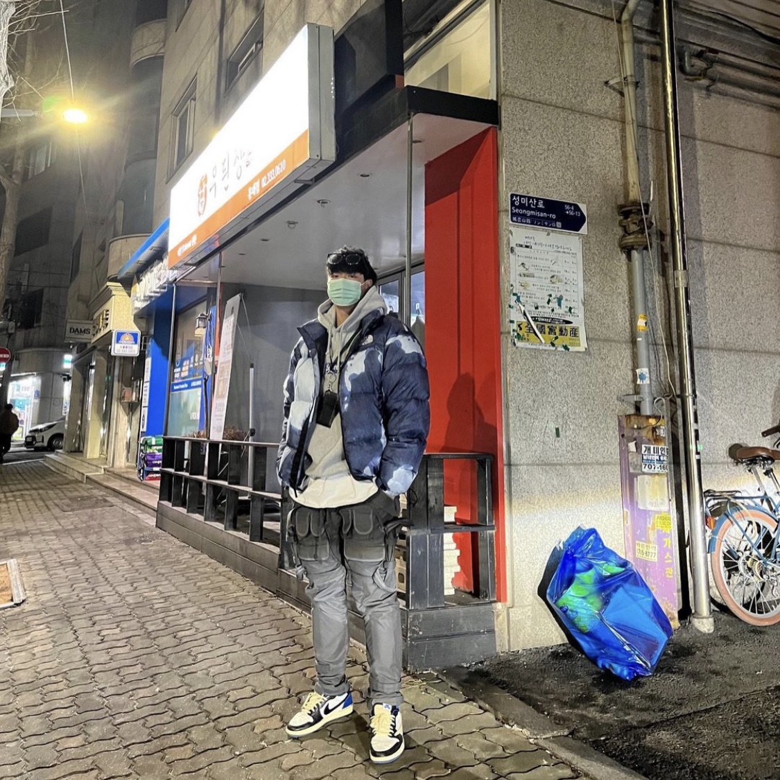 Jordan 1 x Travis Scott x Fragment Retro Low OG SP Military Blue, Supreme Bandana Box Logo Hooded Sweatshirt Heather Grey - 19FW 착용 스타일