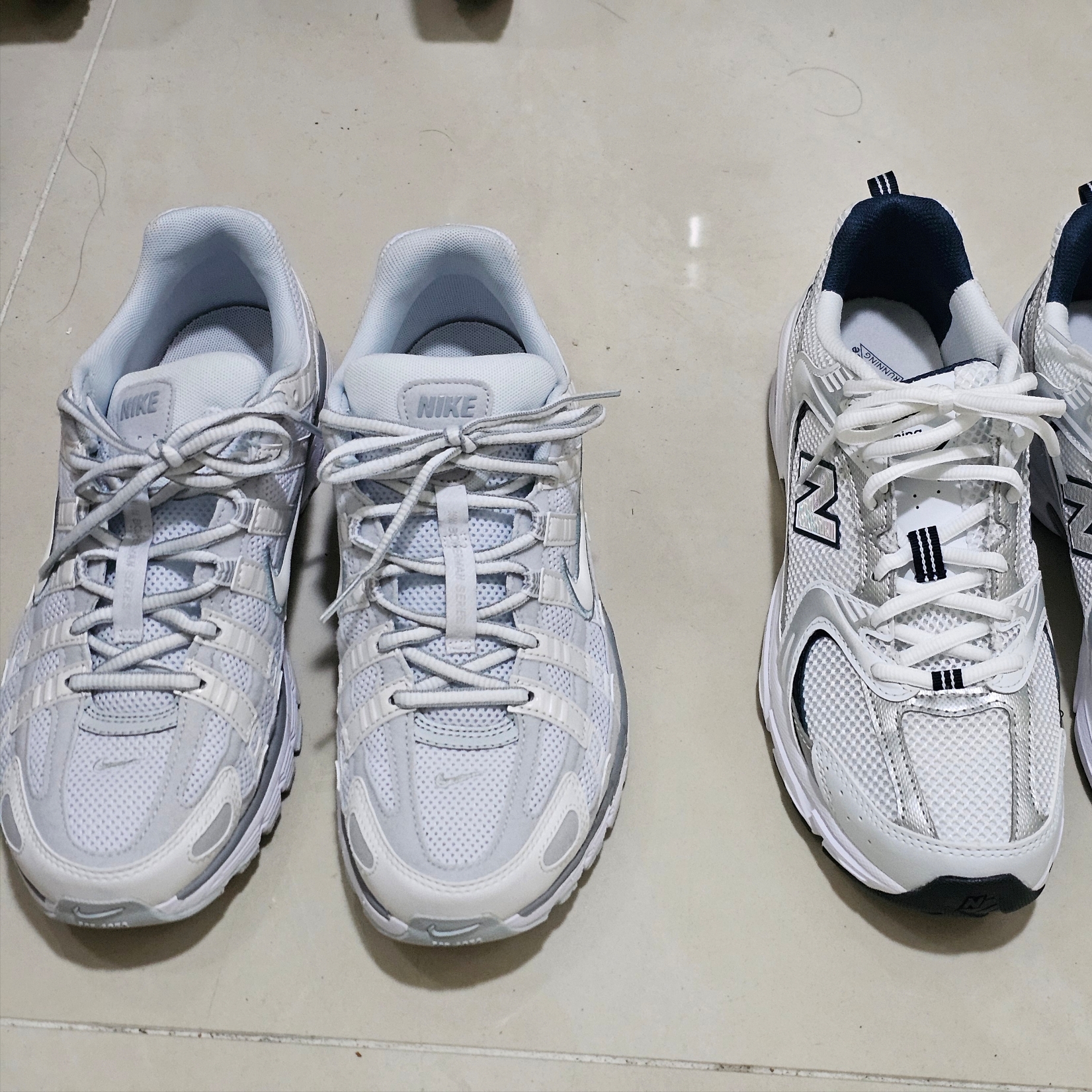 (W) Nike P-6000 Metallic Summit White 착용 스타일 - 2
