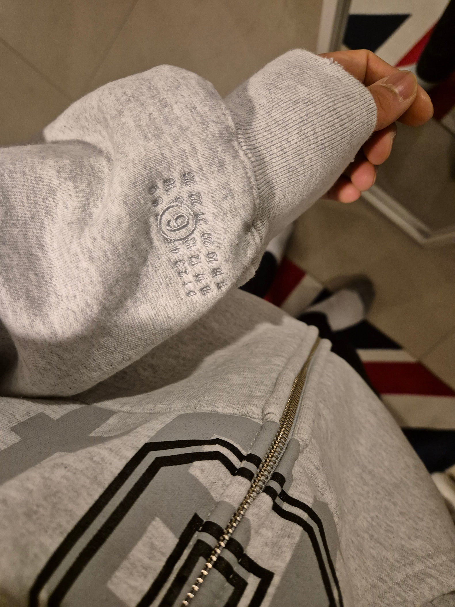 Supreme x MM6 Maison Margiela Zip Up Hooded Sweatshirt Ash Grey - 24SS 착용 스타일 - 5