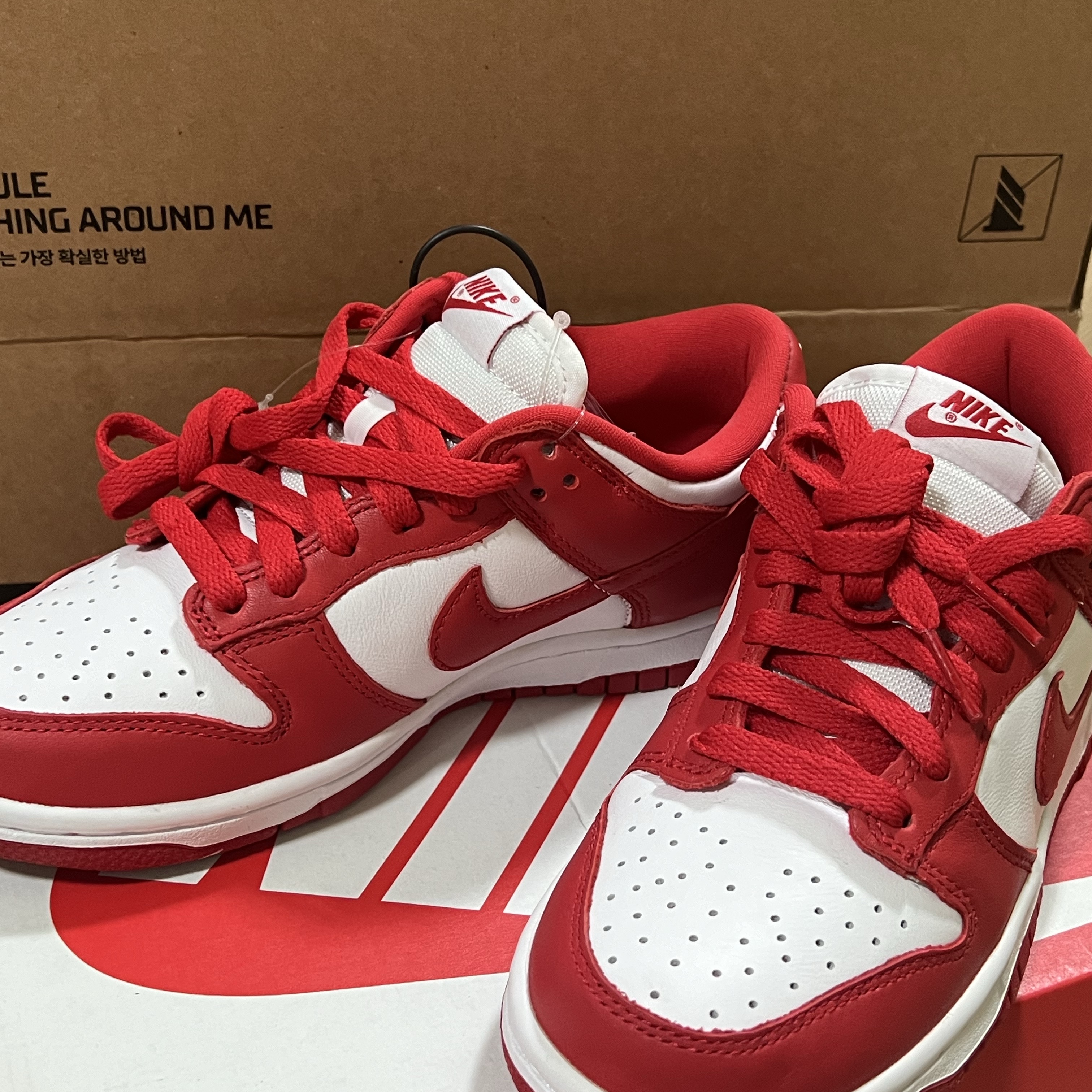 Nike Dunk Low SP White and University Red 2023 착용 스타일 - 3