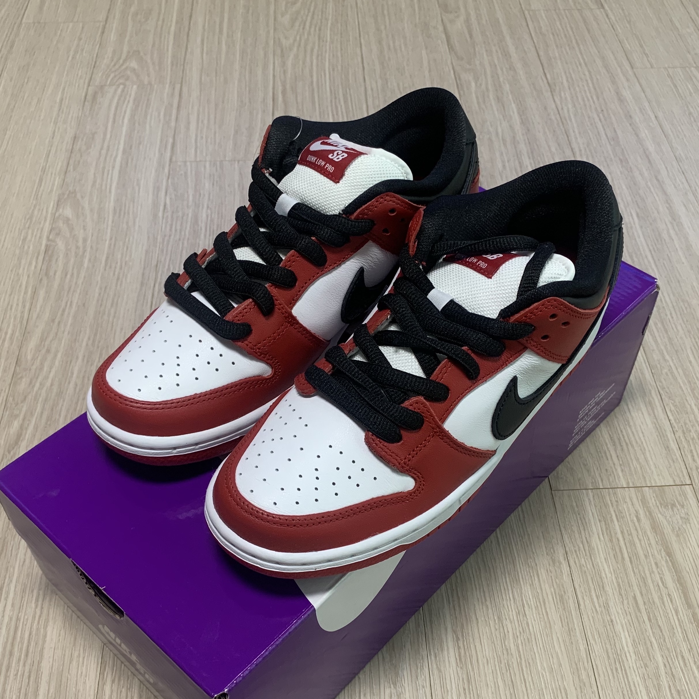 Nike SB Dunk Low Pro Chicago 착용 스타일 - 2