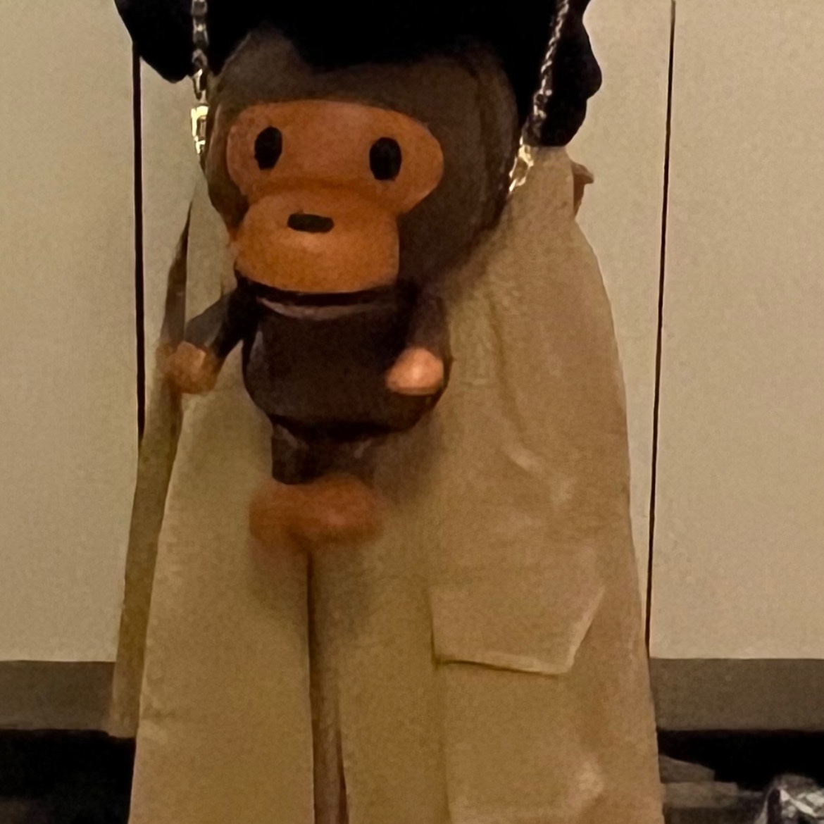 BAPE Baby Milo Plush Doll Chain Shoulder Bag Brown, Adidas Samba OG Black White Gum 착용 스타일 - 2