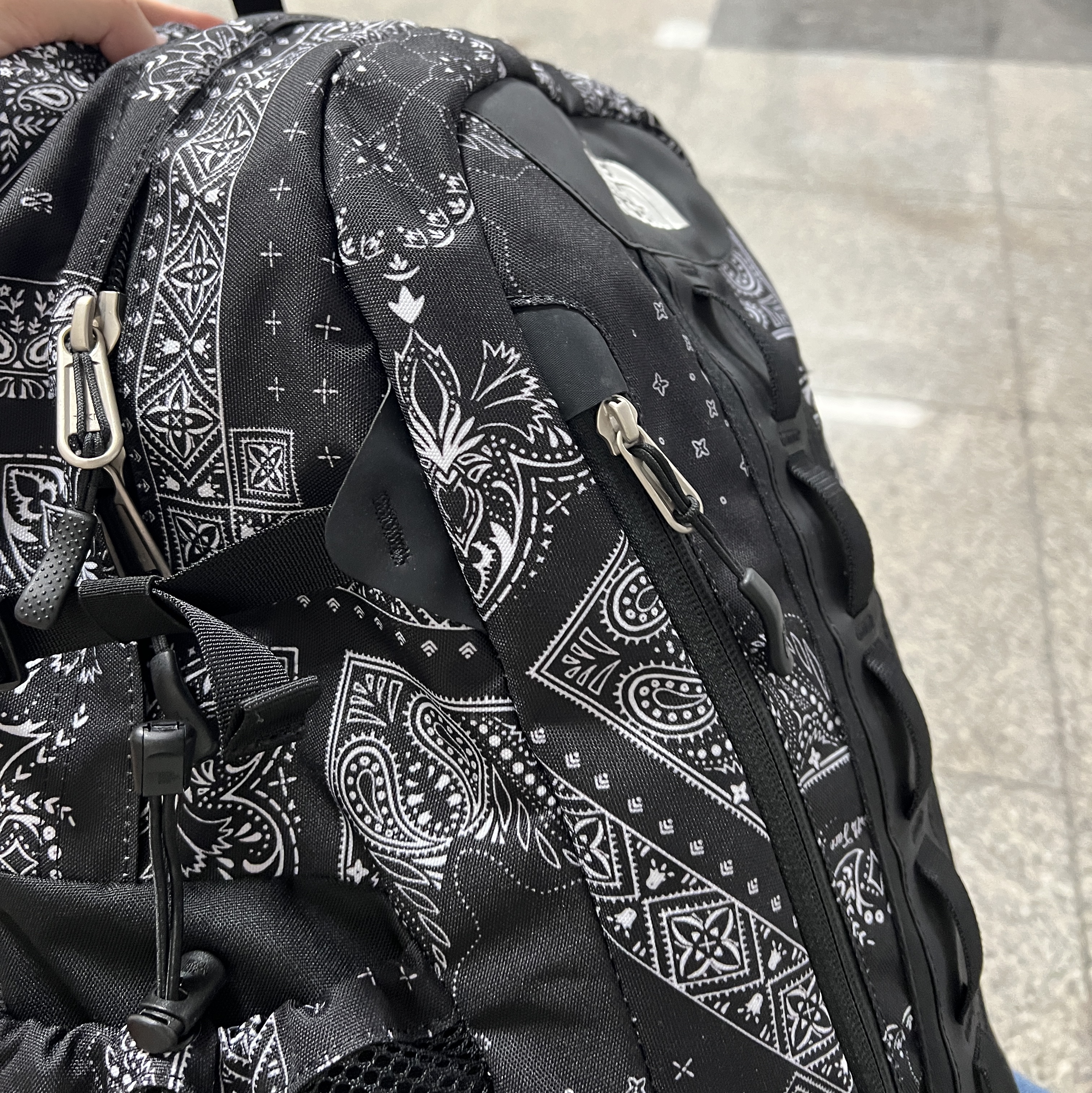 The North Face Big Shot Jet Black 착용 스타일