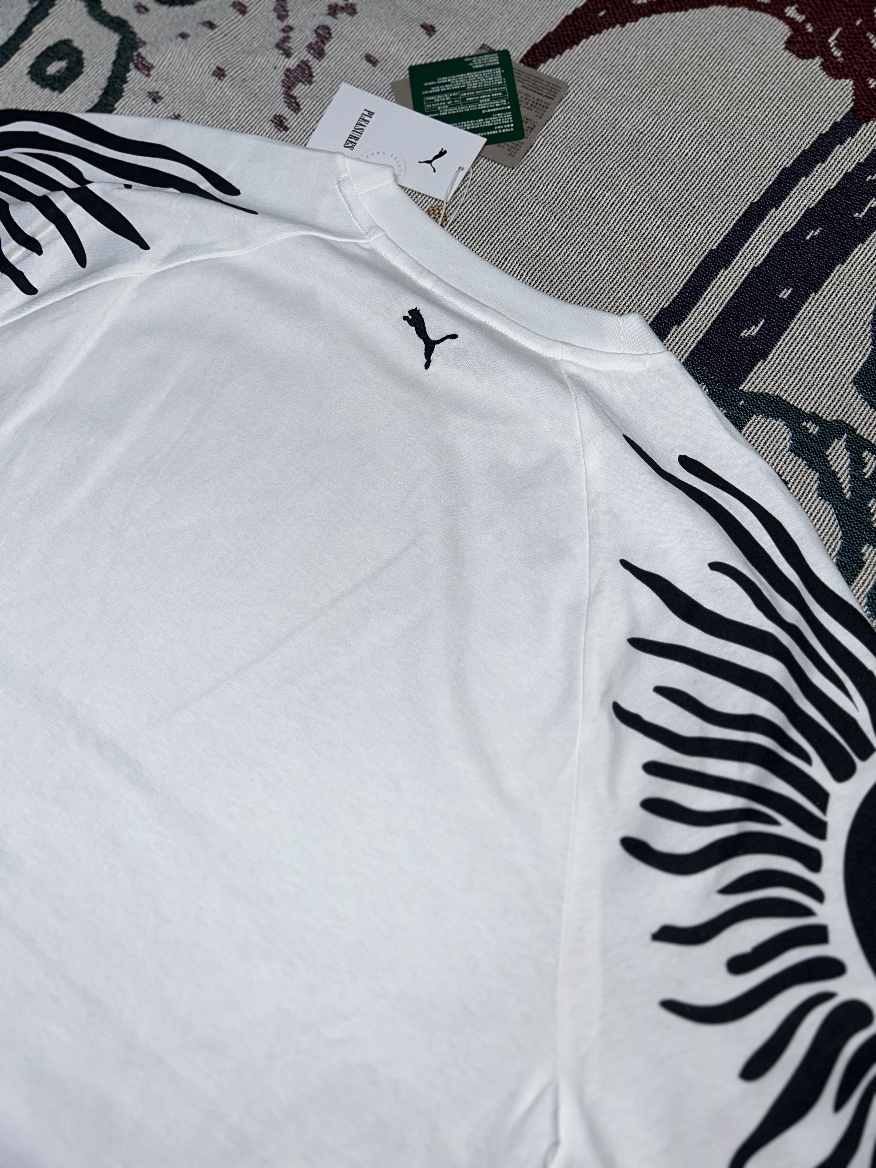 Puma x Pleasures Sun Graphic T-shirt White 착용 스타일 - 6