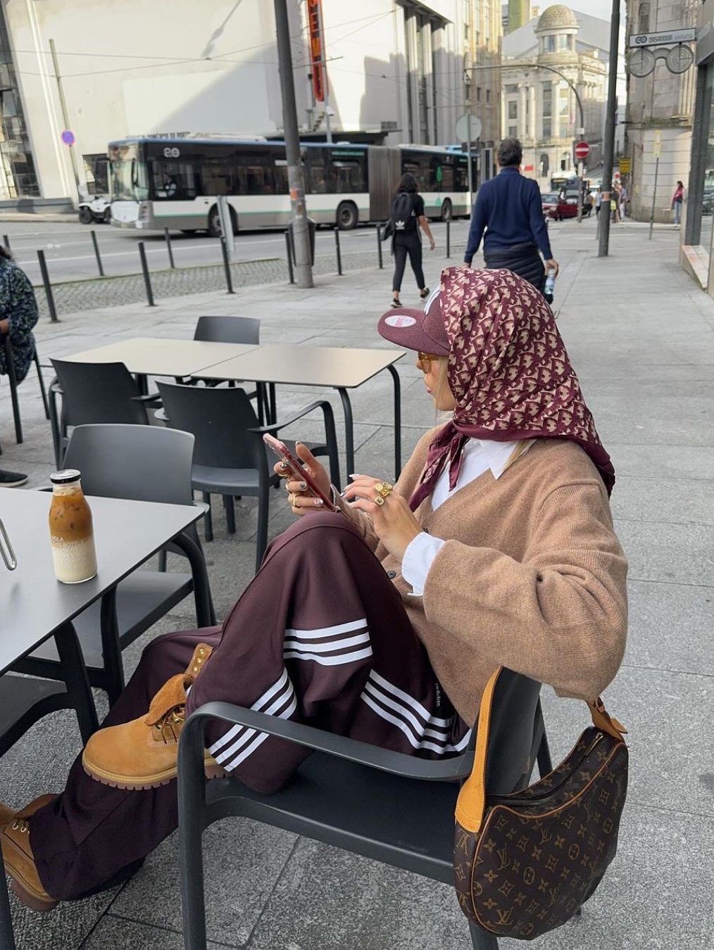 (W) Adidas Originals Firebird Loose Track Pants Black - KR Sizing, (W) Adidas Originals Beckenbauer Track Pants Shadow Brown - KR Sizing 착용 스타일 - 2