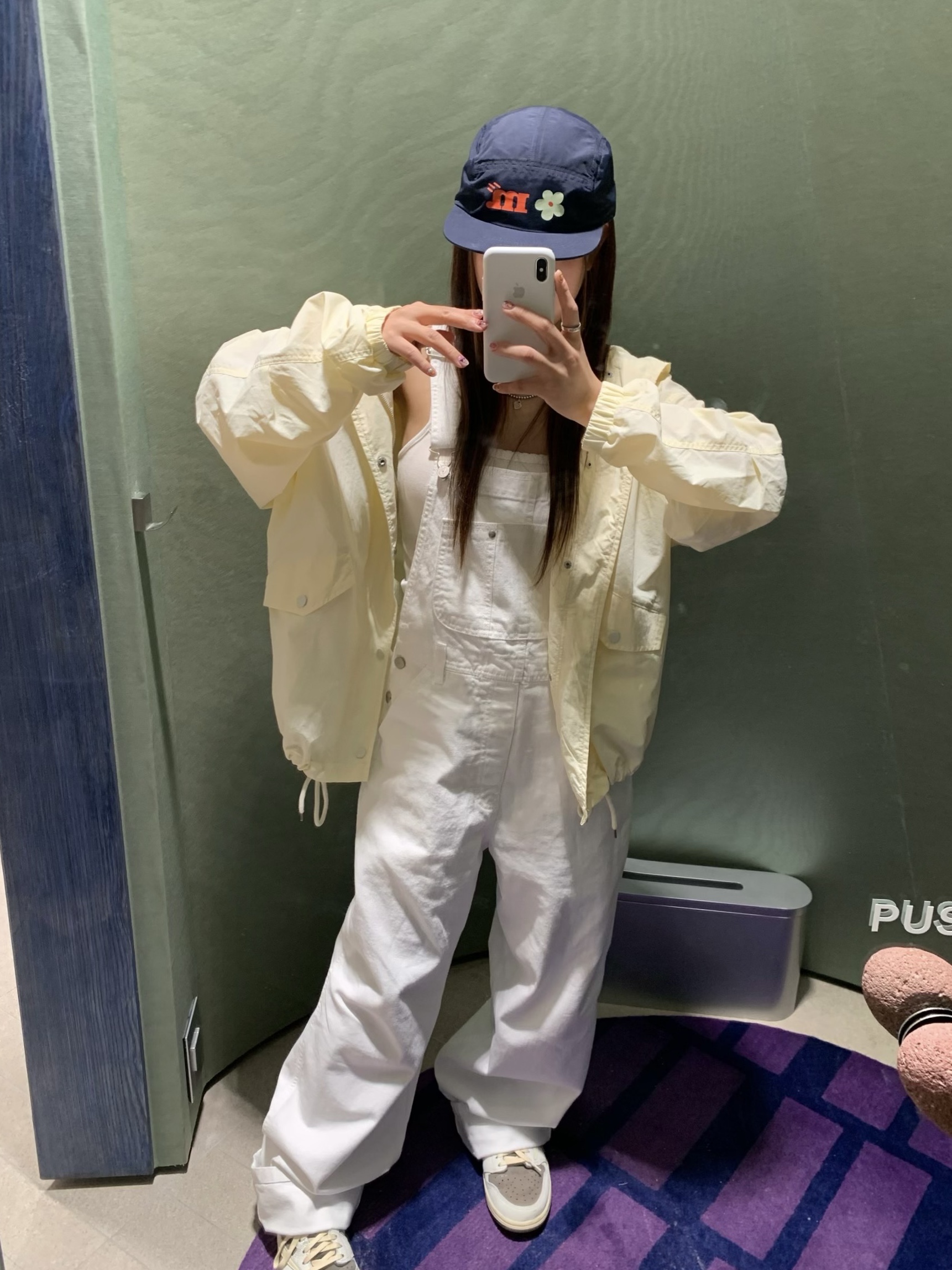 Jordan 1 x Travis Scott Retro Low OG SP Sail and Ridgerock 착용 스타일