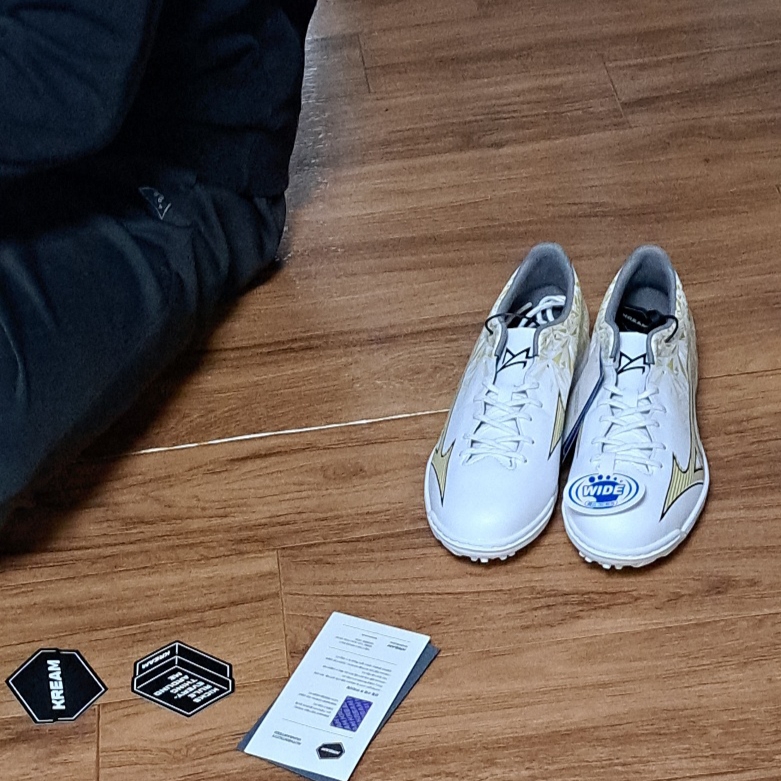 Mizuno Alpha Select AS White Gold 착용 스타일