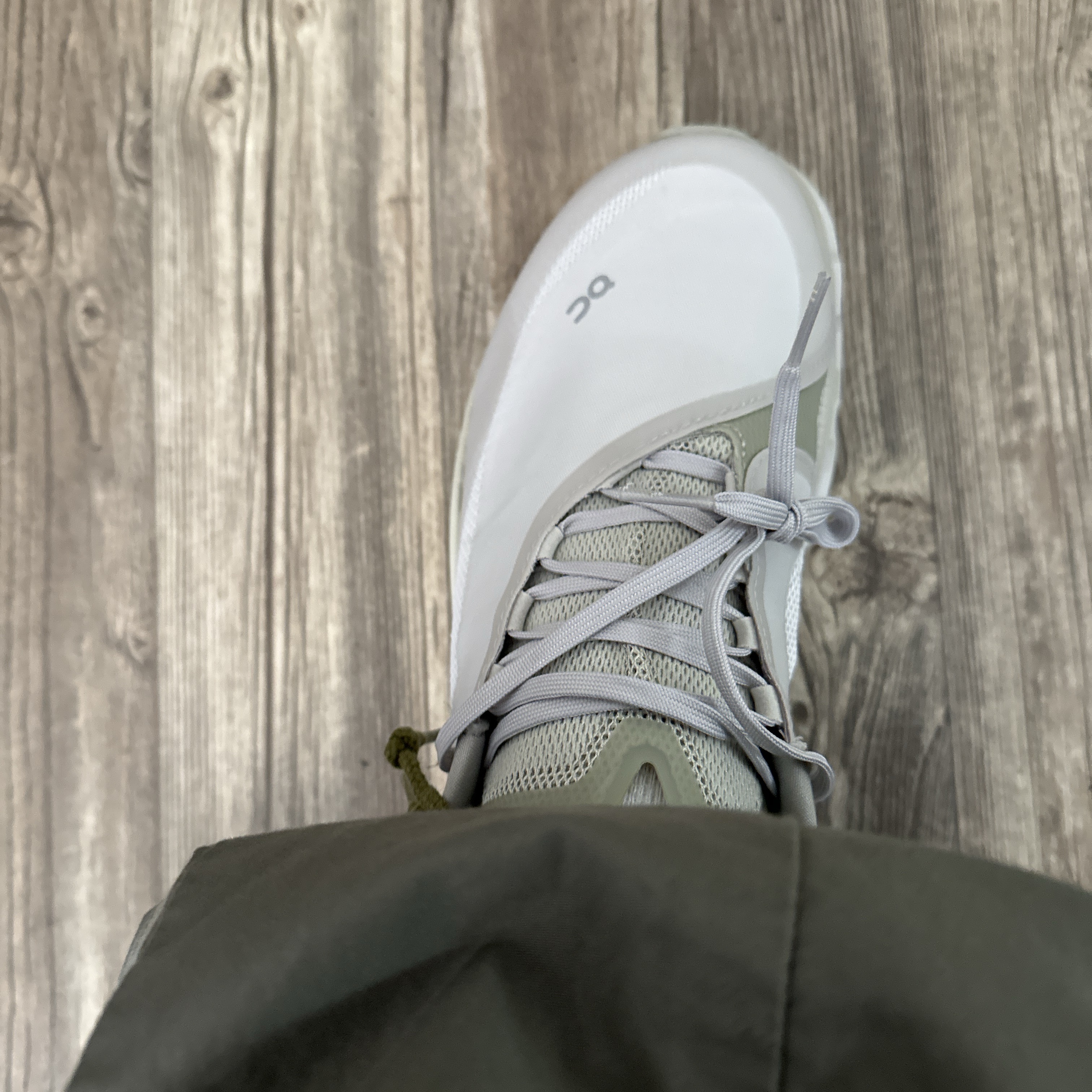 On Running x Post Archive Faction (Paf) Cloudmonster 2 Moondust Chalk 착용 스타일
